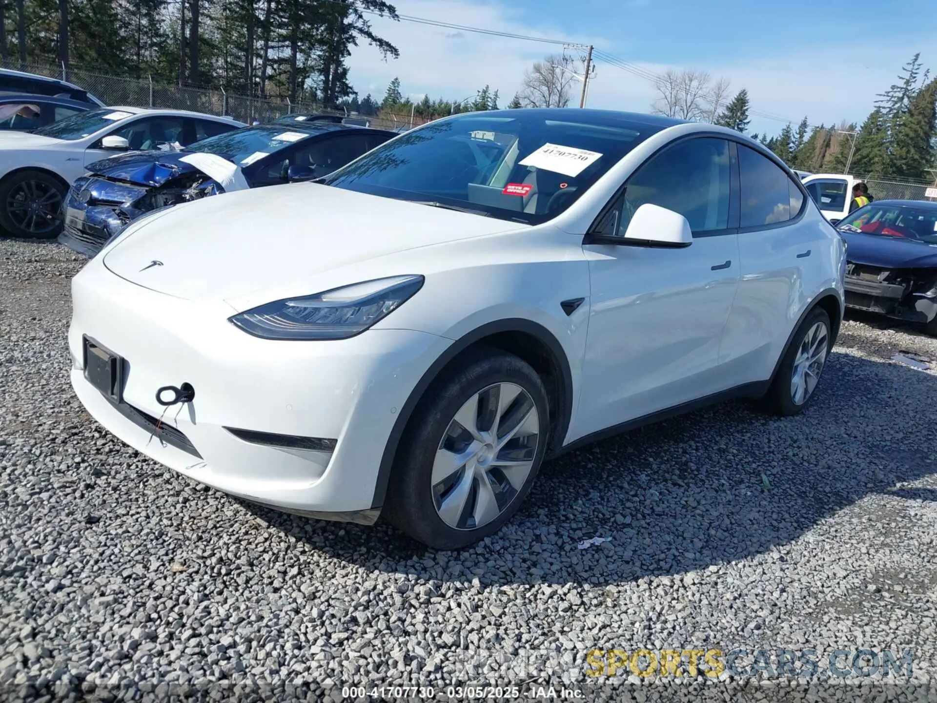 2 Photograph of a damaged car 5YJYGDED9MF110697 TESLA MODEL Y 2021