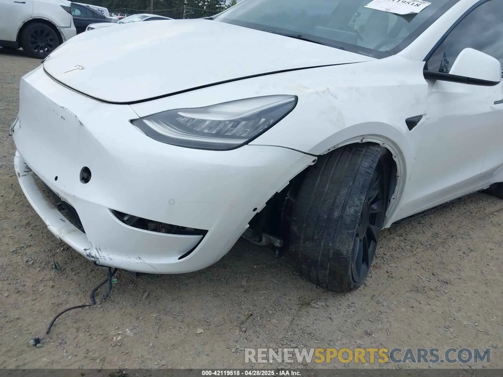 6 Photograph of a damaged car 5YJYGDED9MF121828 TESLA MODEL Y 2021