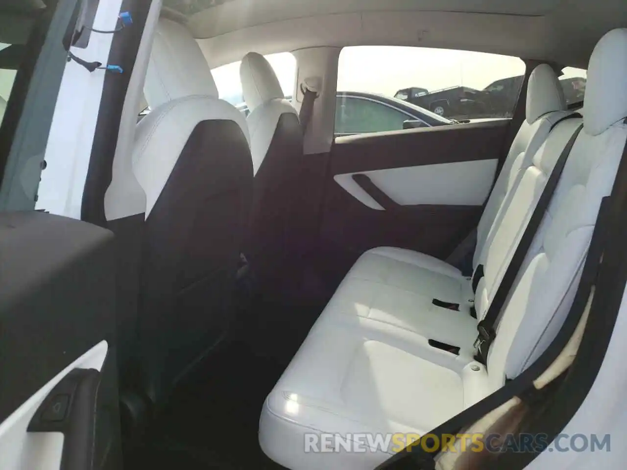 6 Photograph of a damaged car 5YJYGDED9MF163240 TESLA MODEL Y 2021