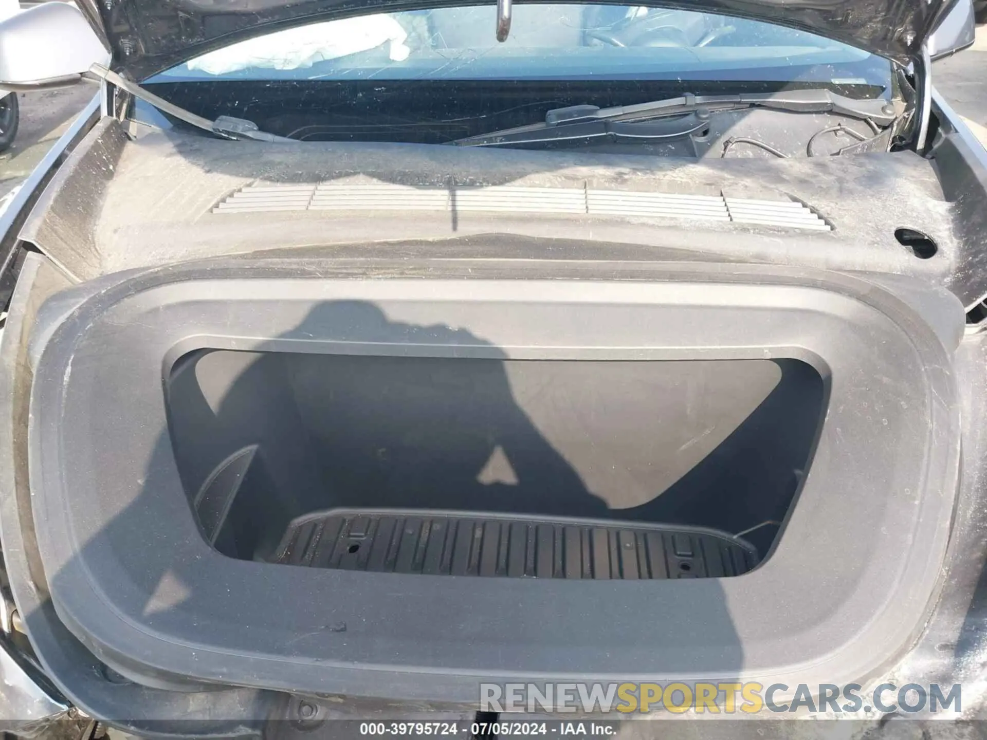10 Photograph of a damaged car 5YJYGDEDXMF134443 TESLA MODEL Y 2021