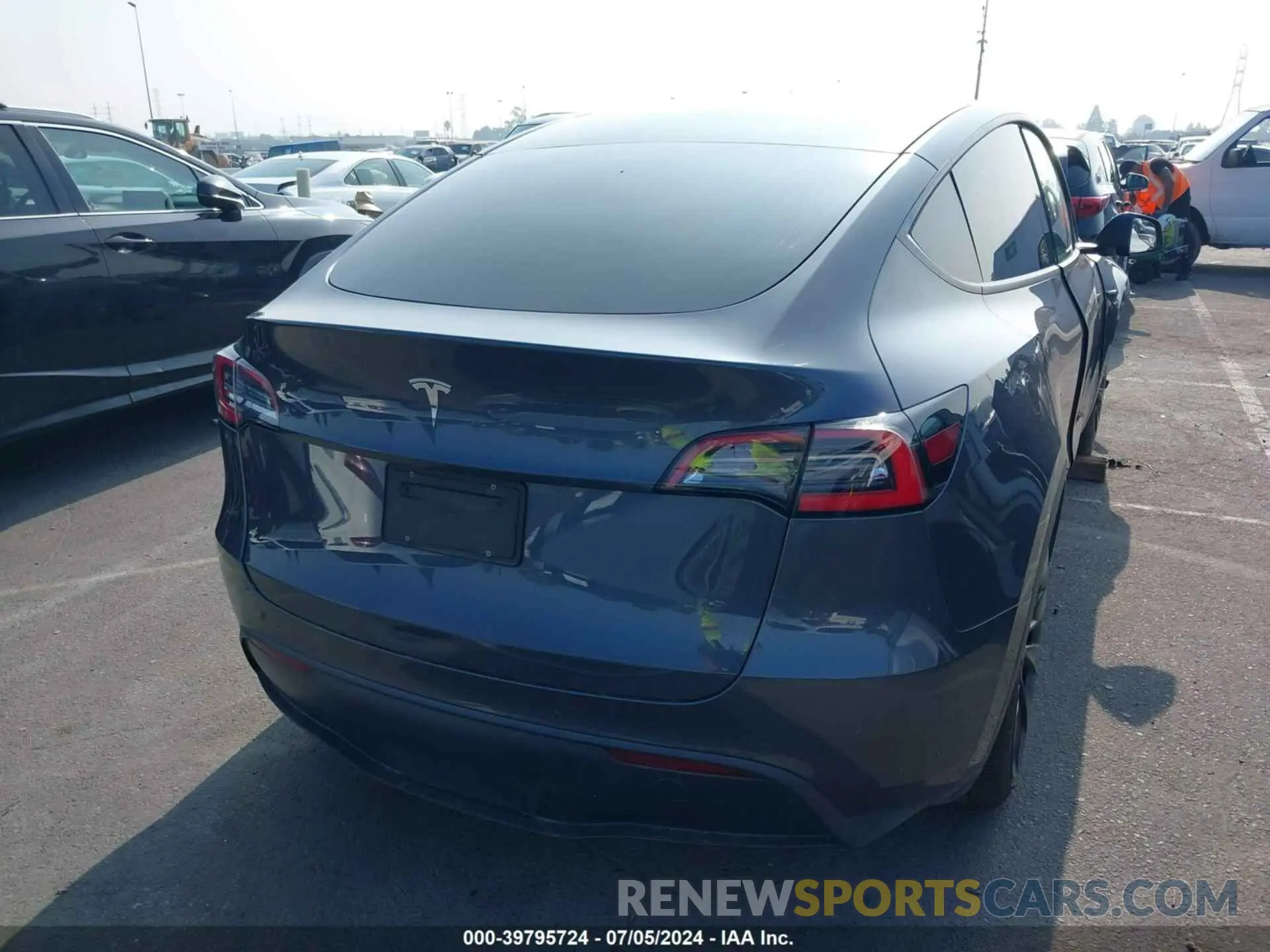 16 Photograph of a damaged car 5YJYGDEDXMF134443 TESLA MODEL Y 2021