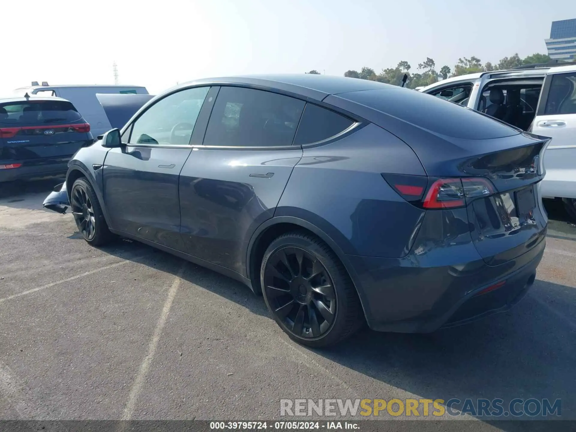 3 Photograph of a damaged car 5YJYGDEDXMF134443 TESLA MODEL Y 2021