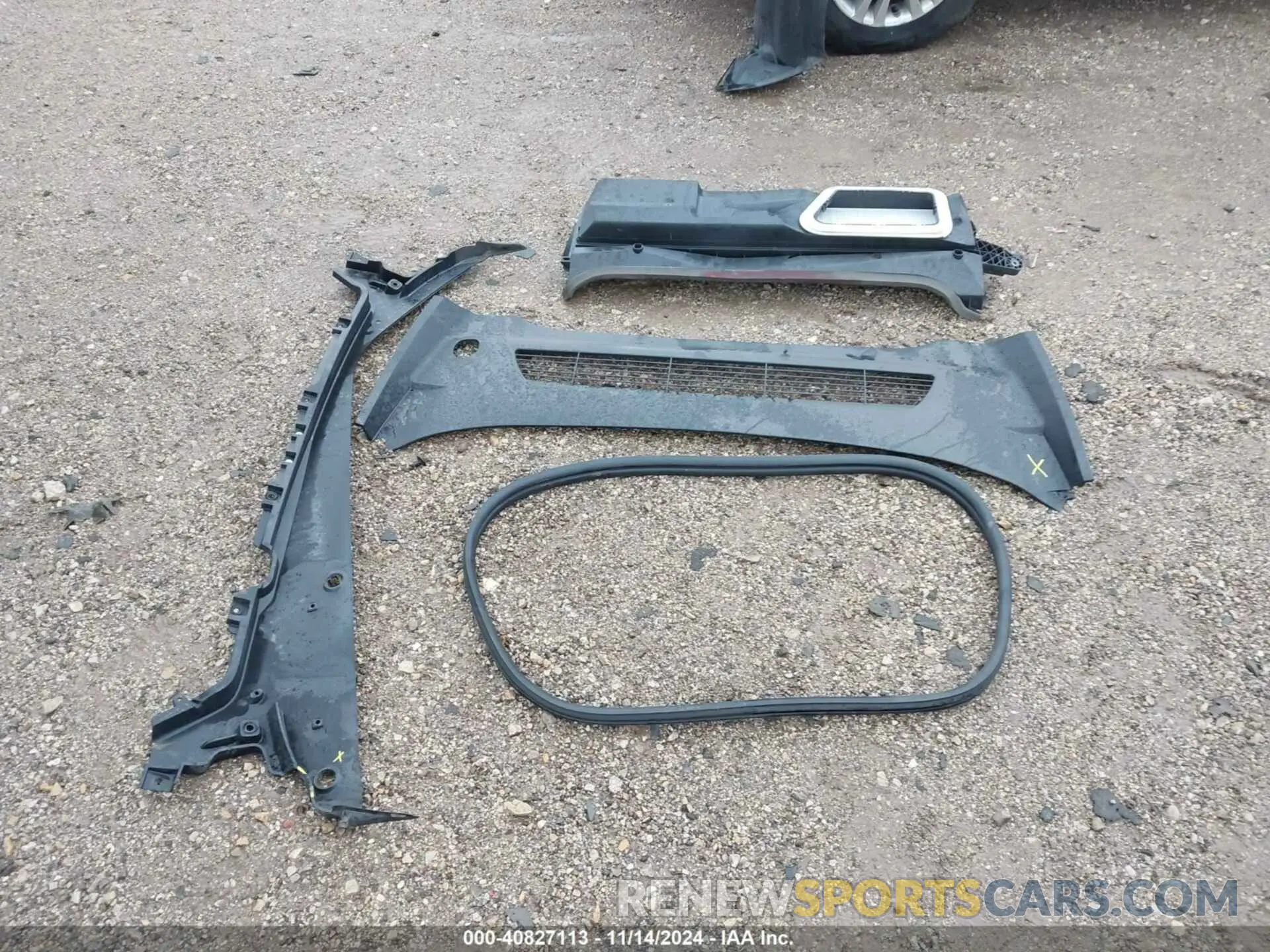 10 Photograph of a damaged car 5YJYGDEE0MF060331 TESLA MODEL Y 2021
