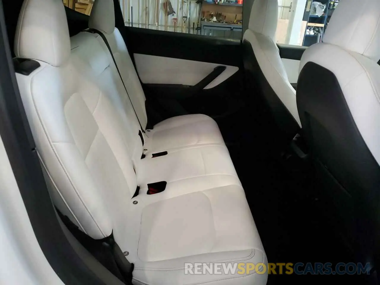 10 Photograph of a damaged car 5YJYGDEE0MF061351 TESLA MODEL Y 2021