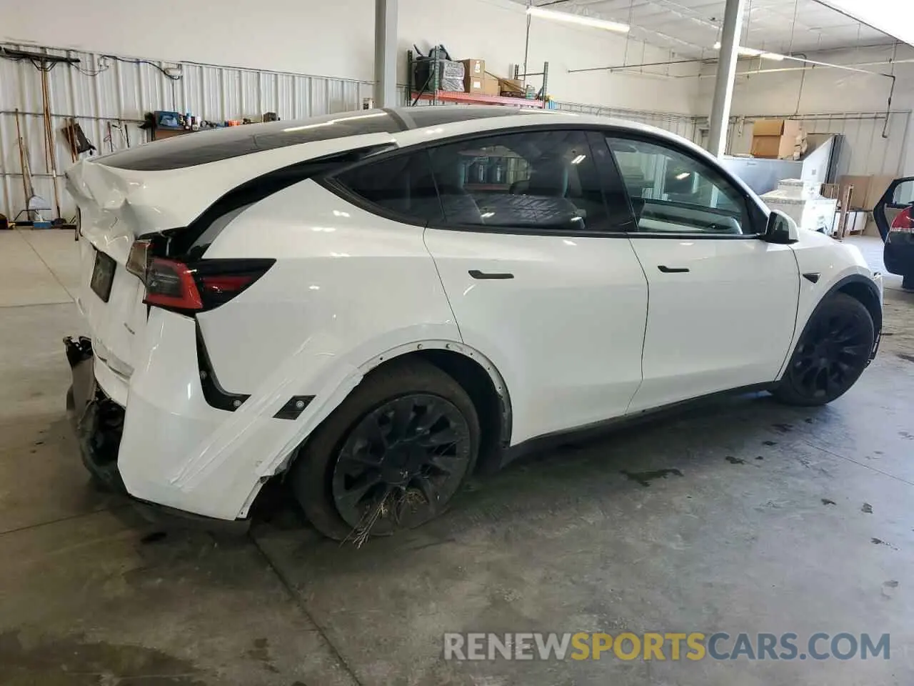 3 Photograph of a damaged car 5YJYGDEE0MF061351 TESLA MODEL Y 2021