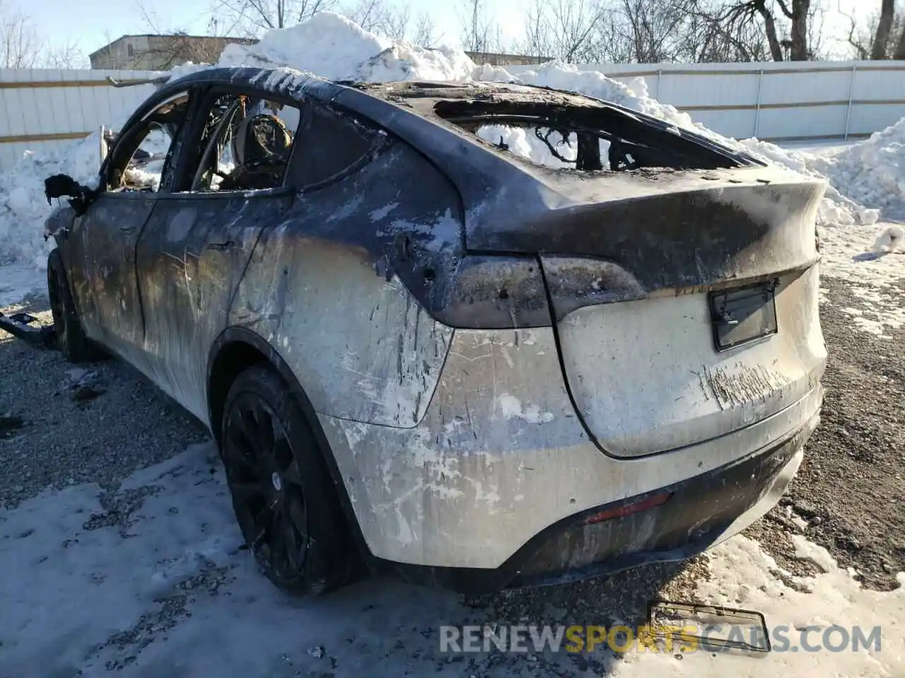 3 Photograph of a damaged car 5YJYGDEE0MF065822 TESLA MODEL Y 2021