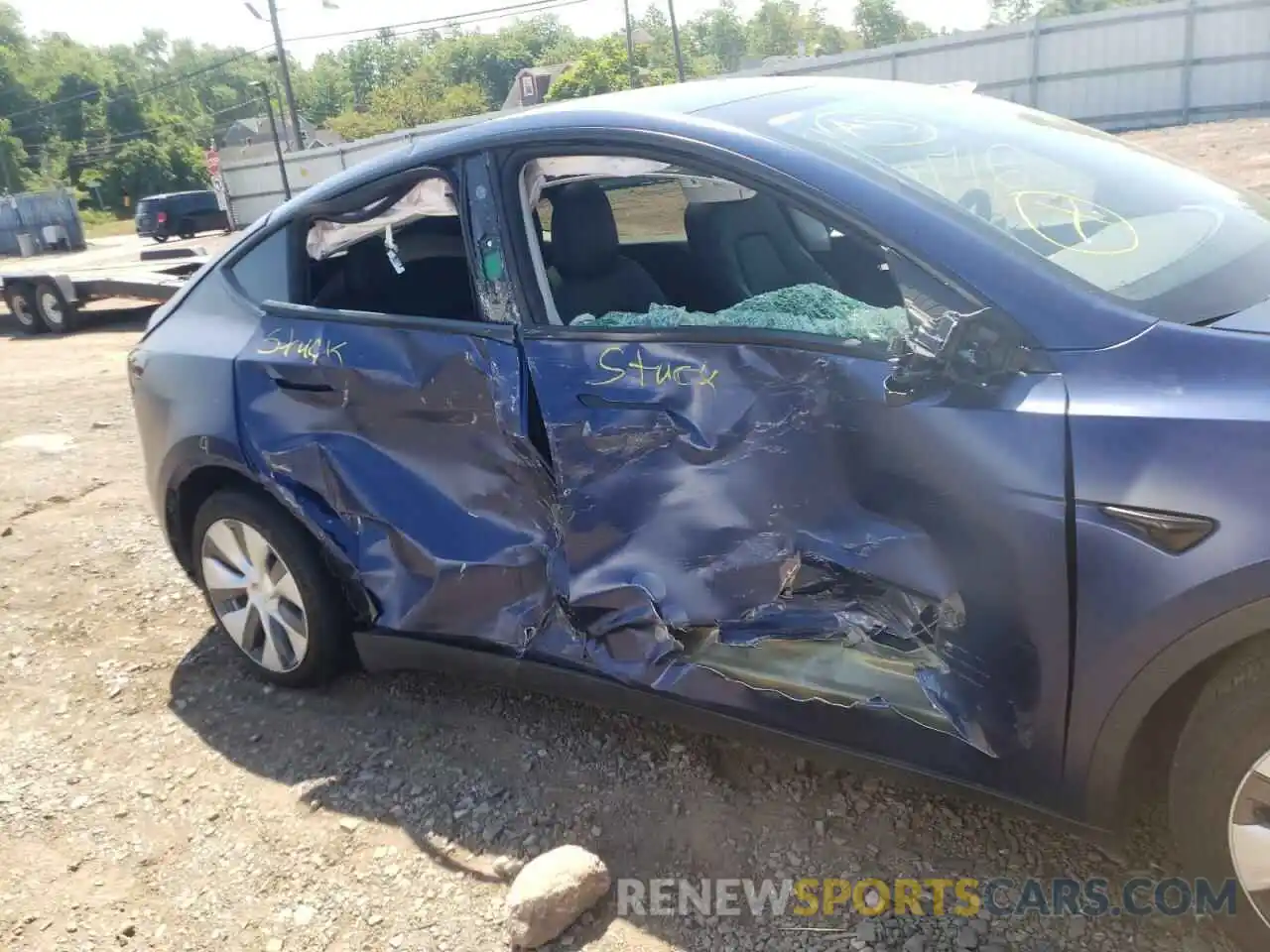 9 Photograph of a damaged car 5YJYGDEE0MF068865 TESLA MODEL Y 2021