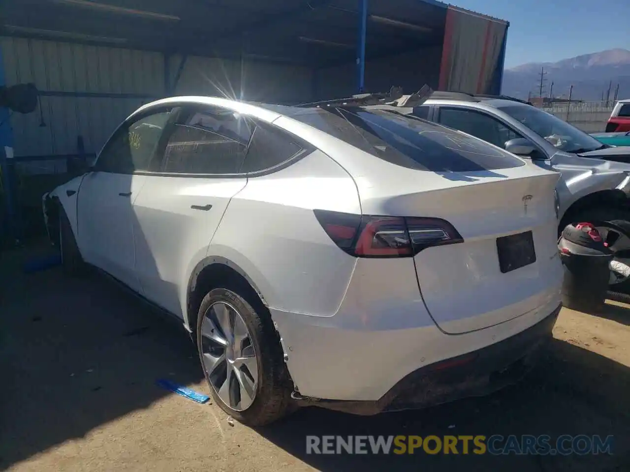 3 Photograph of a damaged car 5YJYGDEE0MF069630 TESLA MODEL Y 2021