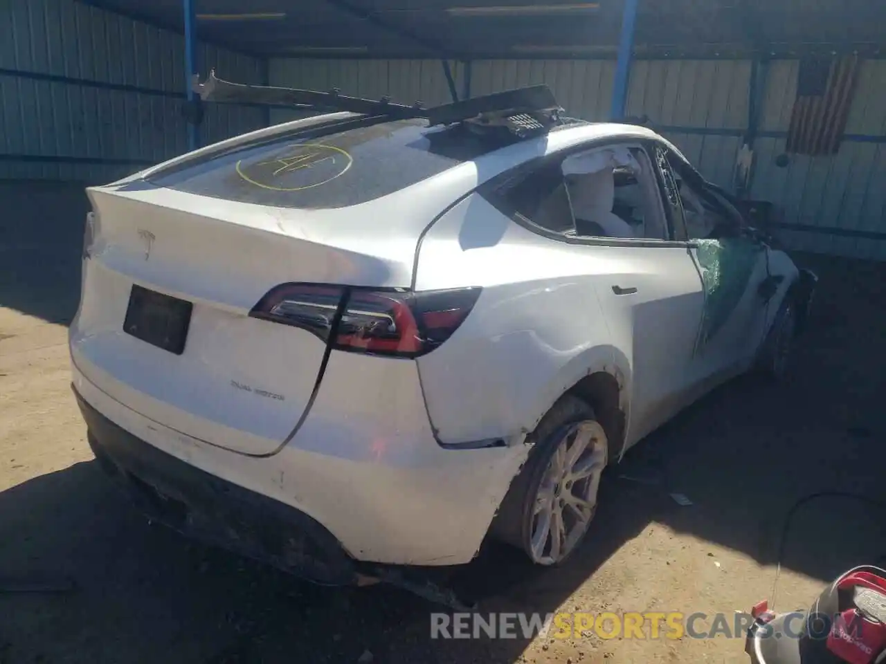 4 Photograph of a damaged car 5YJYGDEE0MF069630 TESLA MODEL Y 2021