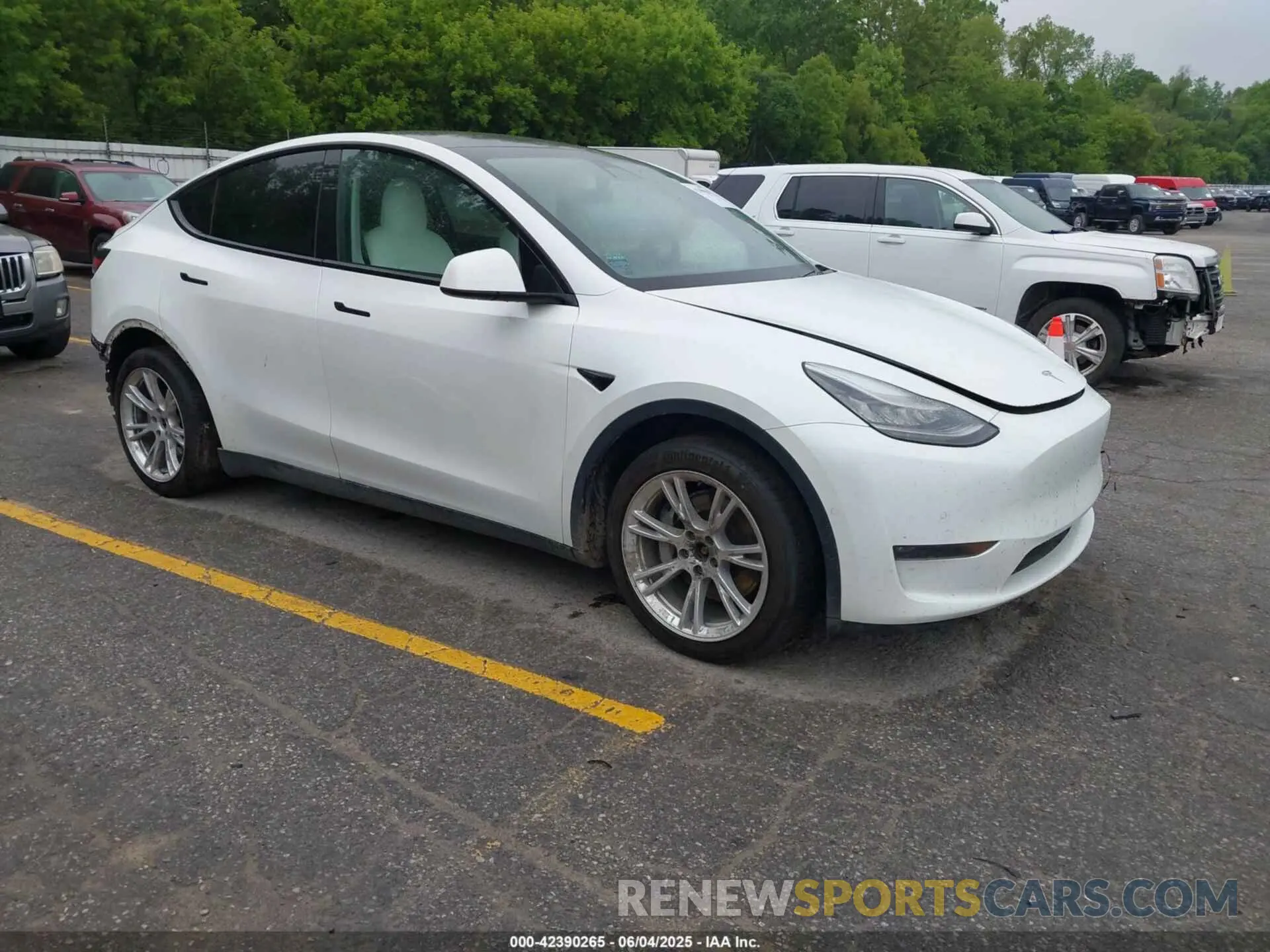 1 Photograph of a damaged car 5YJYGDEE0MF075606 TESLA MODEL Y 2021