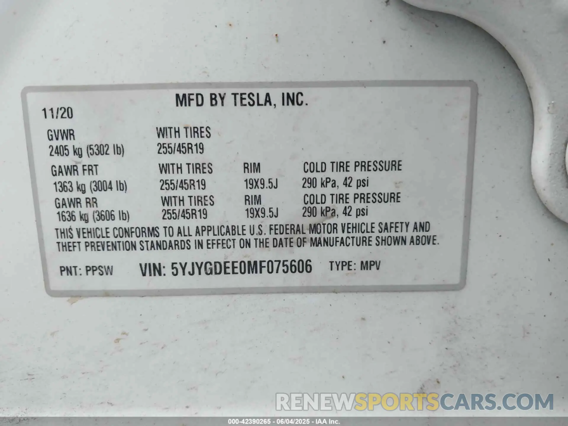 9 Photograph of a damaged car 5YJYGDEE0MF075606 TESLA MODEL Y 2021