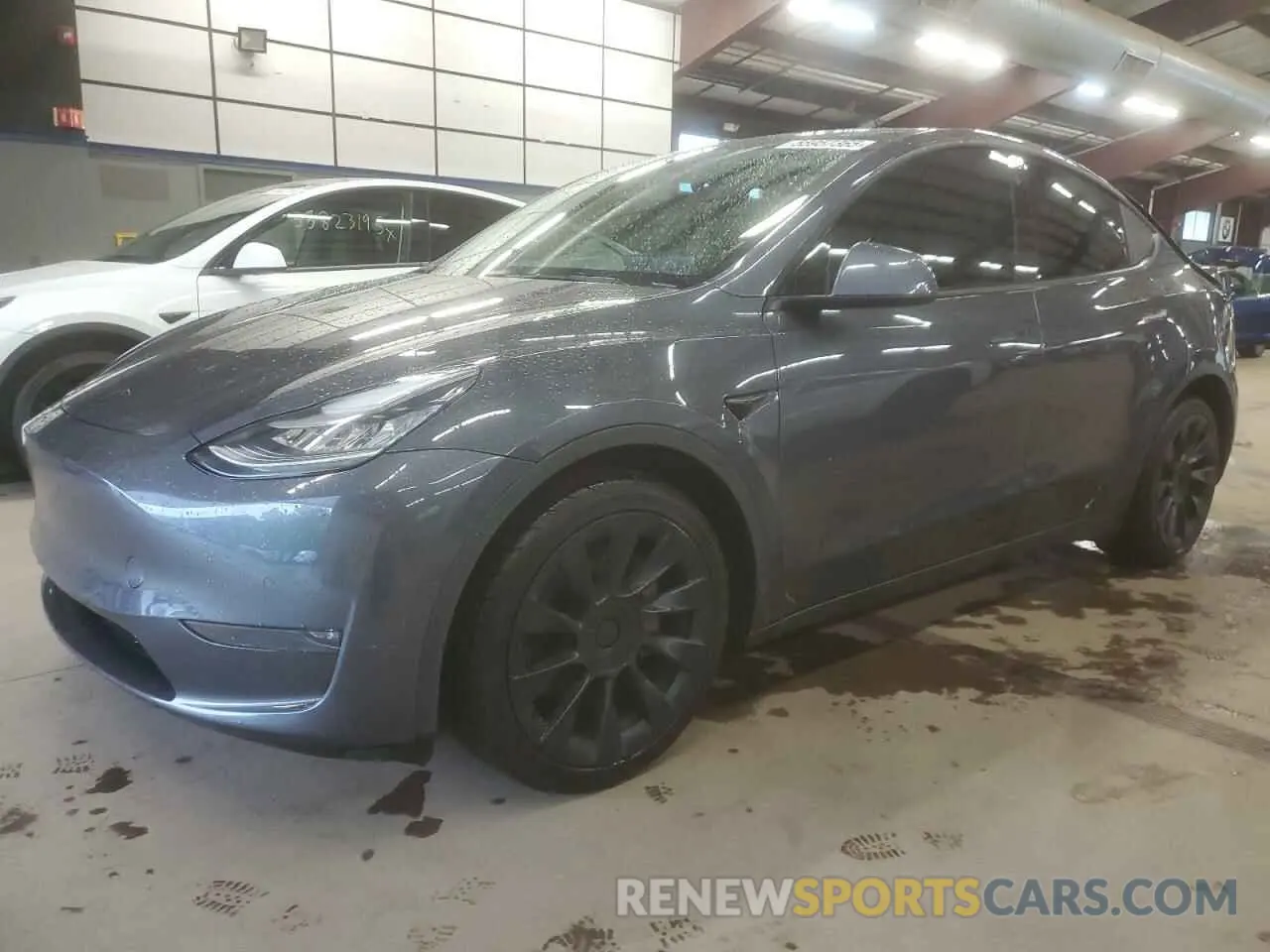 1 Photograph of a damaged car 5YJYGDEE0MF076660 TESLA MODEL Y 2021