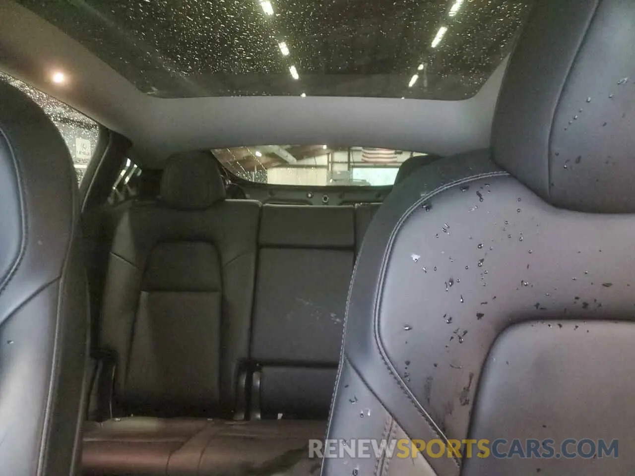 10 Photograph of a damaged car 5YJYGDEE0MF076660 TESLA MODEL Y 2021