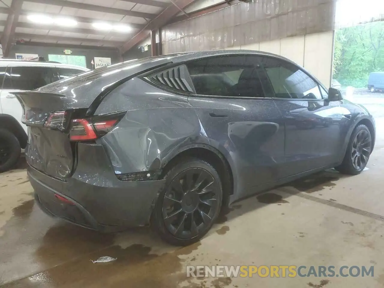 3 Photograph of a damaged car 5YJYGDEE0MF076660 TESLA MODEL Y 2021