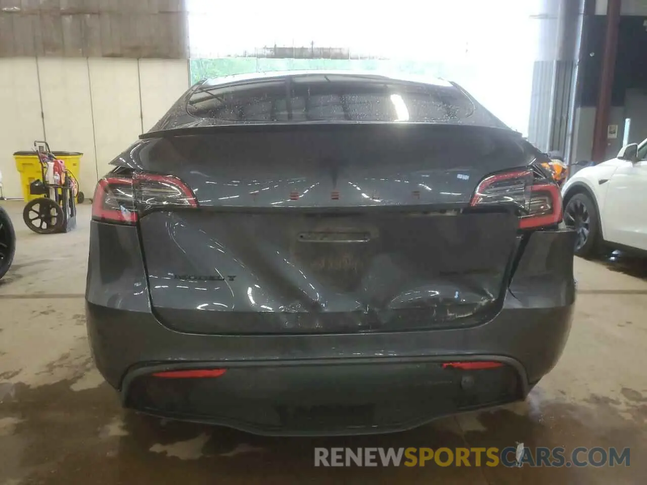 6 Photograph of a damaged car 5YJYGDEE0MF076660 TESLA MODEL Y 2021