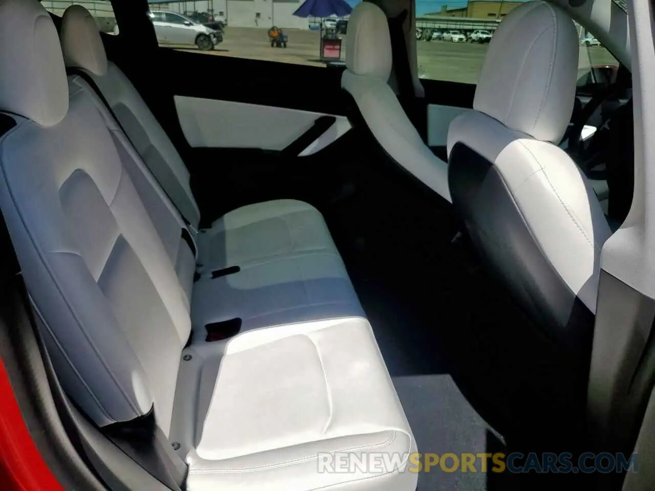 10 Photograph of a damaged car 5YJYGDEE0MF079865 TESLA MODEL Y 2021