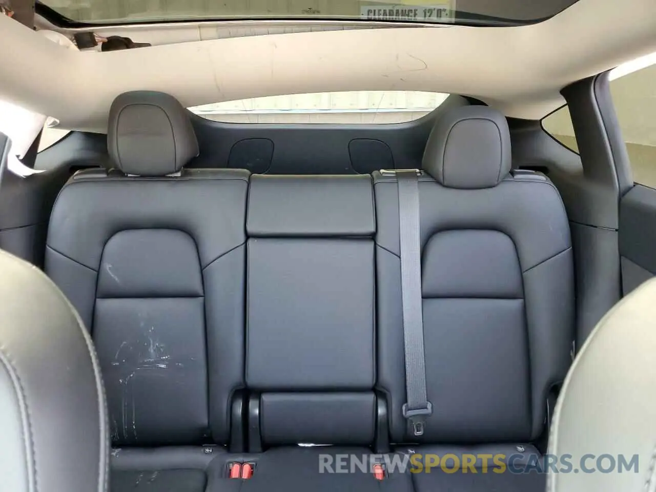 10 Photograph of a damaged car 5YJYGDEE0MF083558 TESLA MODEL Y 2021