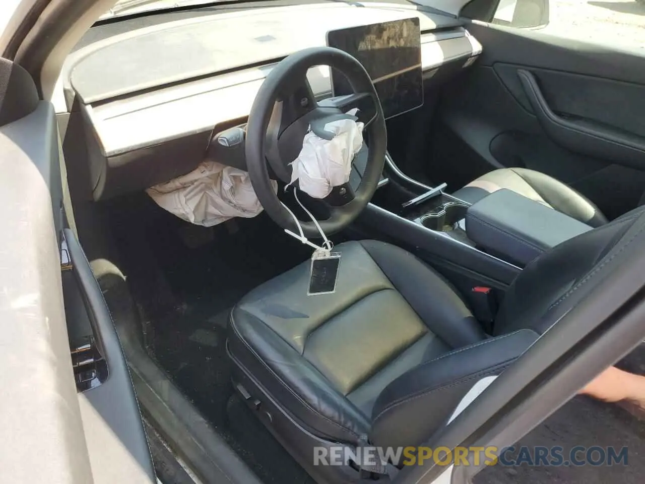 8 Photograph of a damaged car 5YJYGDEE0MF083558 TESLA MODEL Y 2021