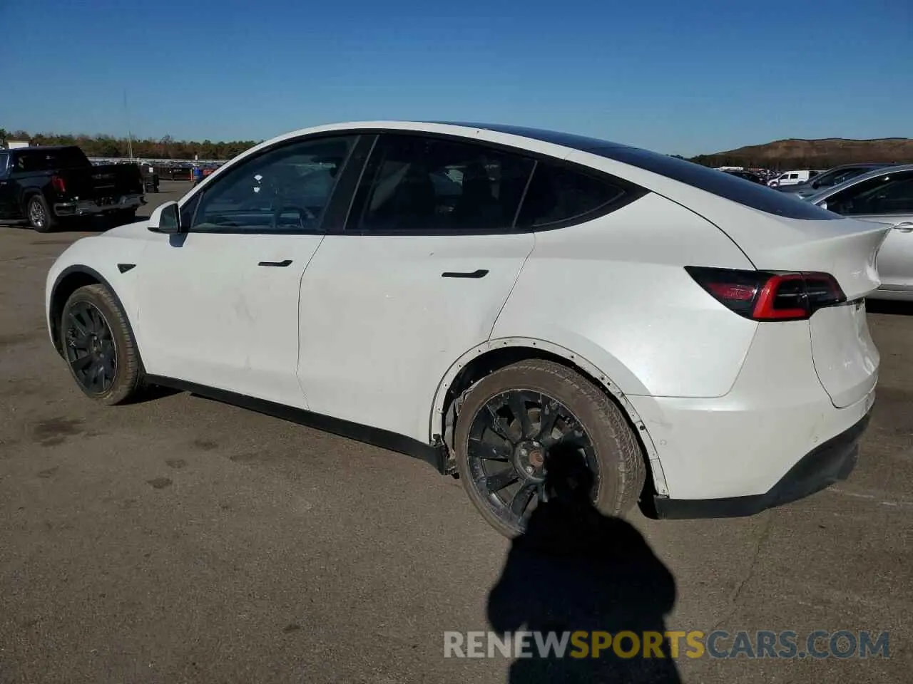 2 Photograph of a damaged car 5YJYGDEE0MF088517 TESLA MODEL Y 2021