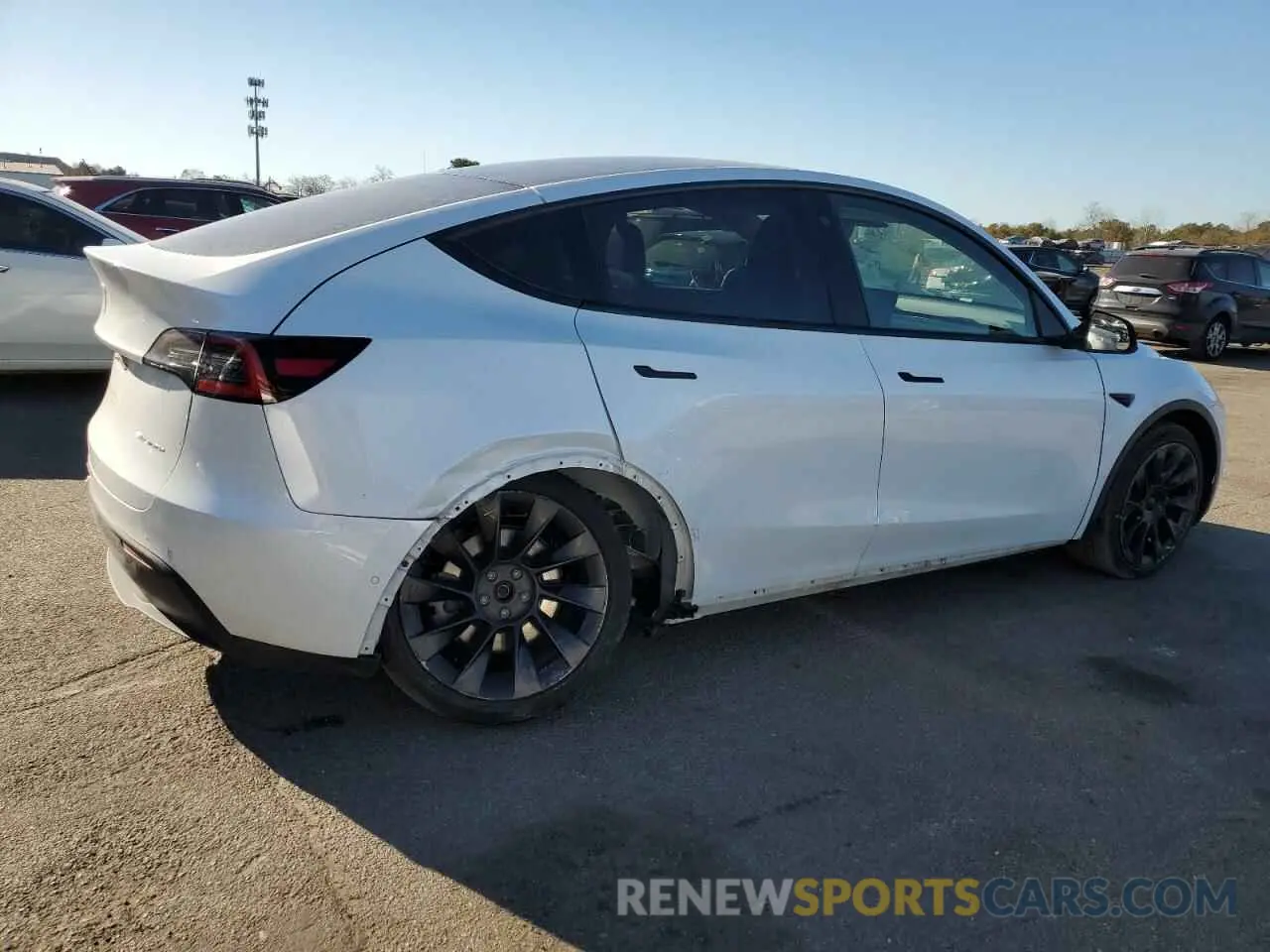 3 Photograph of a damaged car 5YJYGDEE0MF088517 TESLA MODEL Y 2021