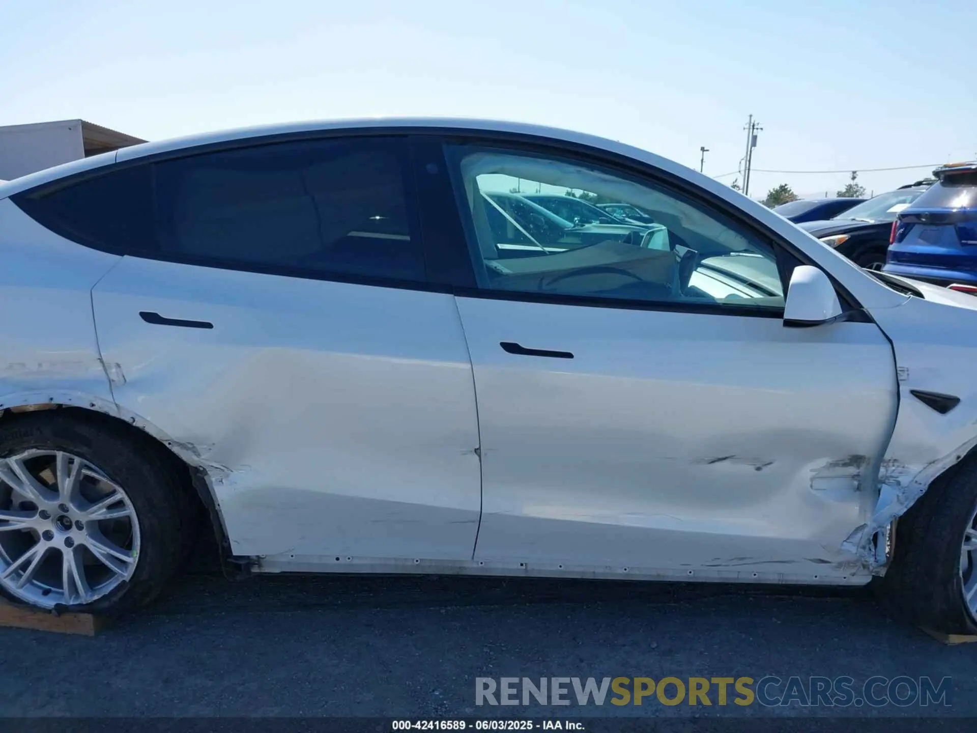 12 Photograph of a damaged car 5YJYGDEE0MF093409 TESLA MODEL Y 2021
