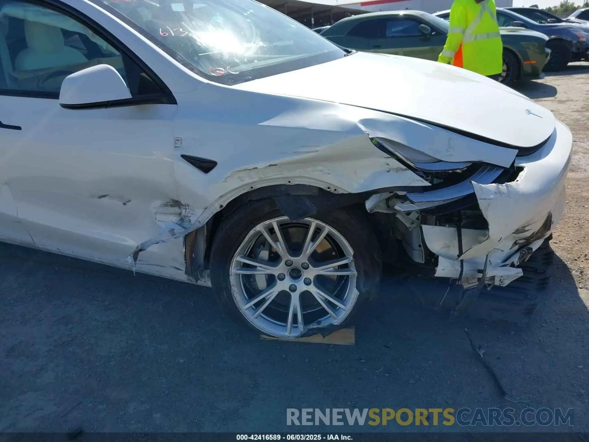 6 Photograph of a damaged car 5YJYGDEE0MF093409 TESLA MODEL Y 2021