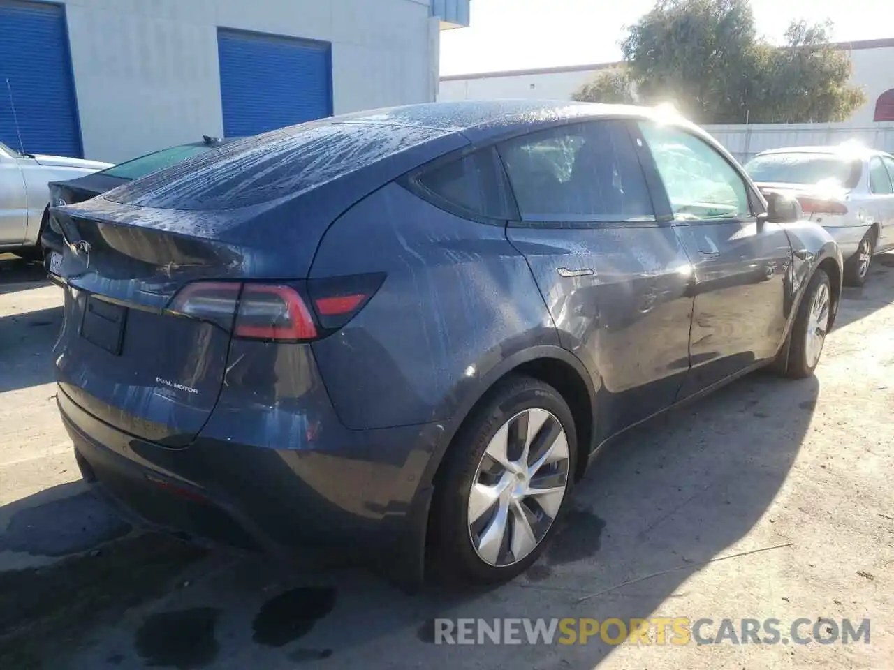 4 Photograph of a damaged car 5YJYGDEE0MF093488 TESLA MODEL Y 2021