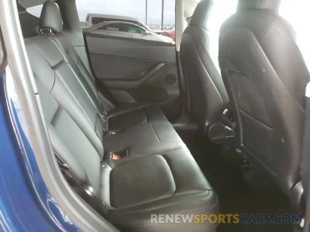 11 Photograph of a damaged car 5YJYGDEE0MF096777 TESLA MODEL Y 2021