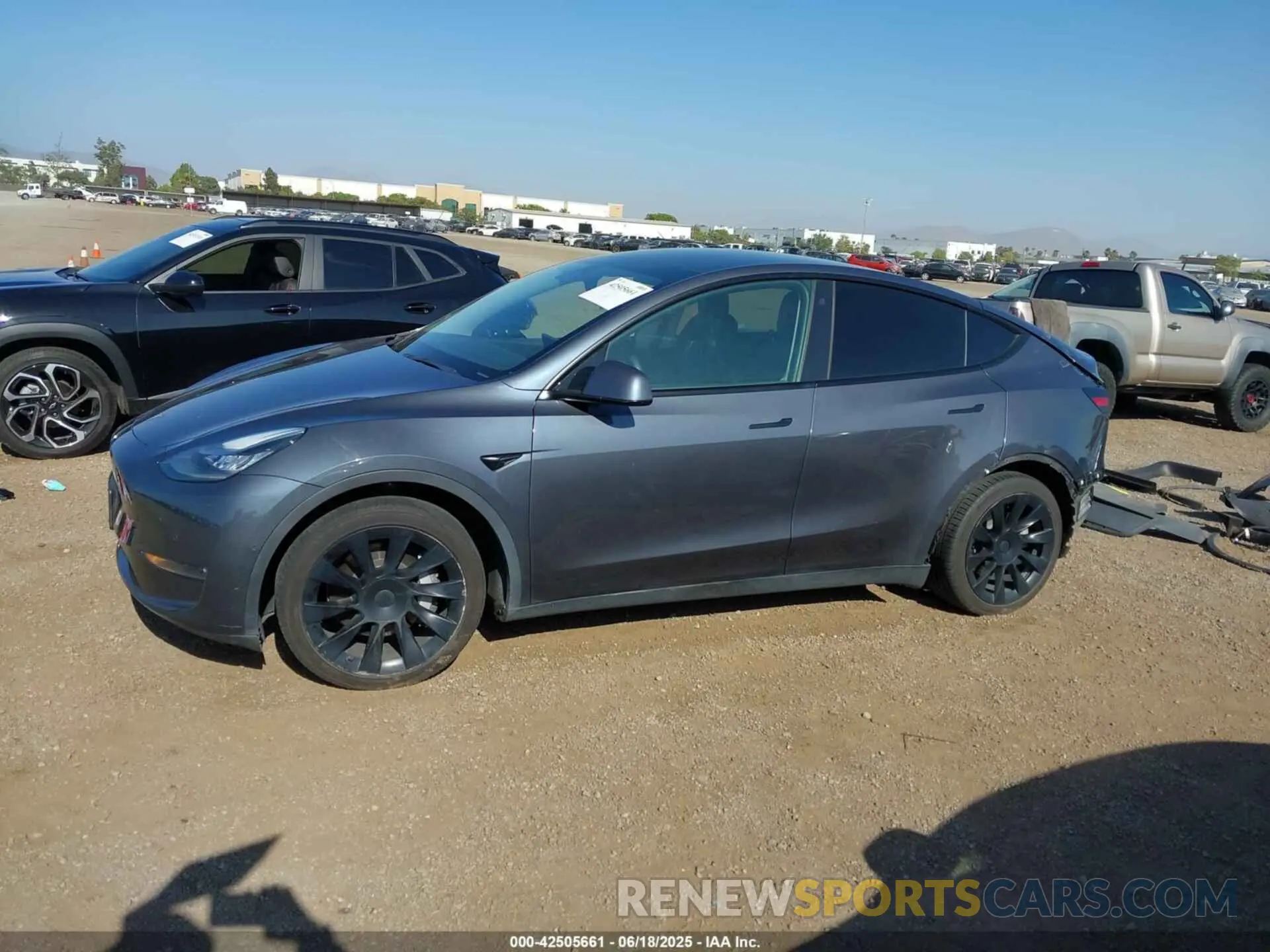 14 Photograph of a damaged car 5YJYGDEE0MF098108 TESLA MODEL Y 2021