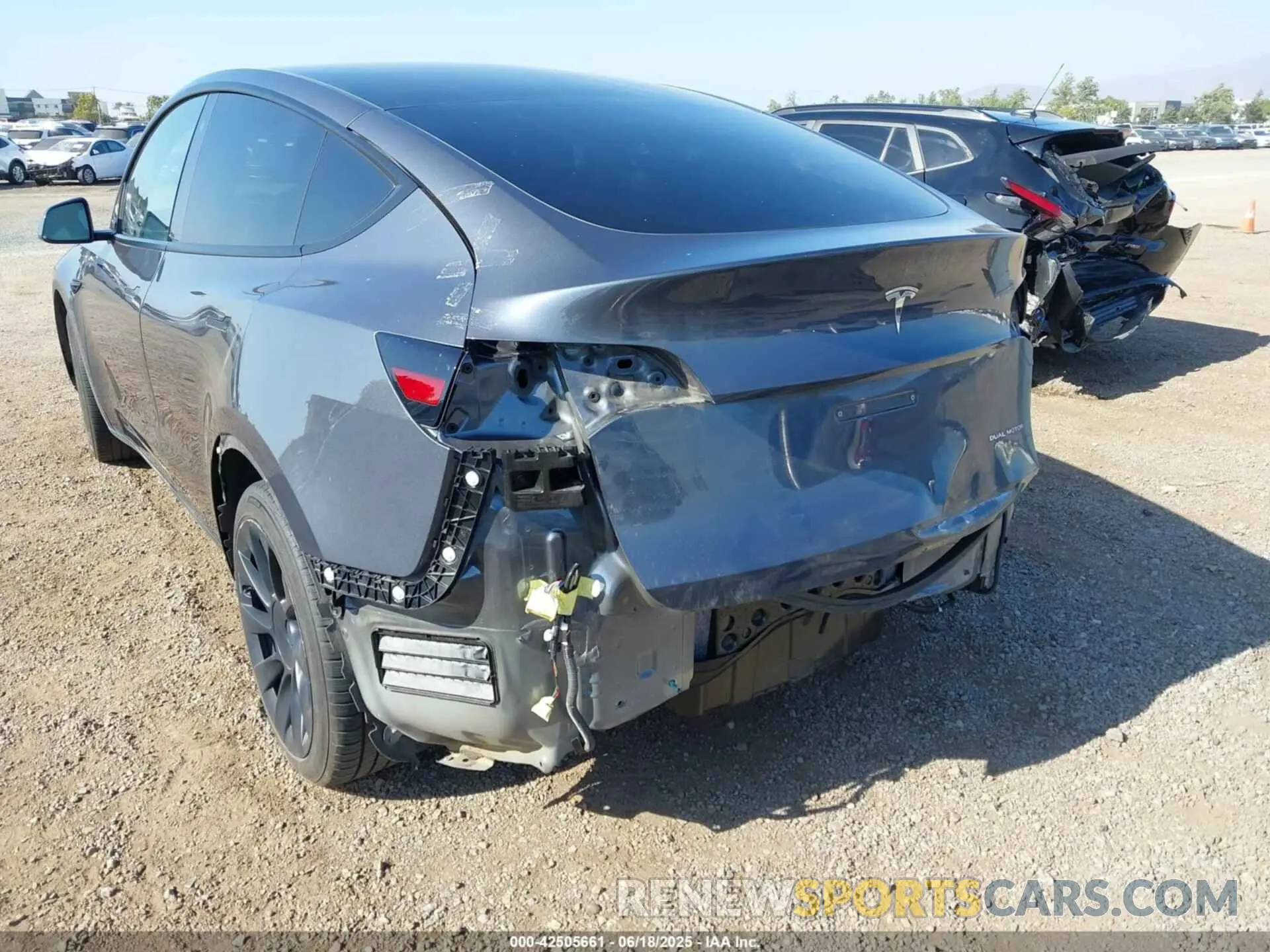 6 Photograph of a damaged car 5YJYGDEE0MF098108 TESLA MODEL Y 2021