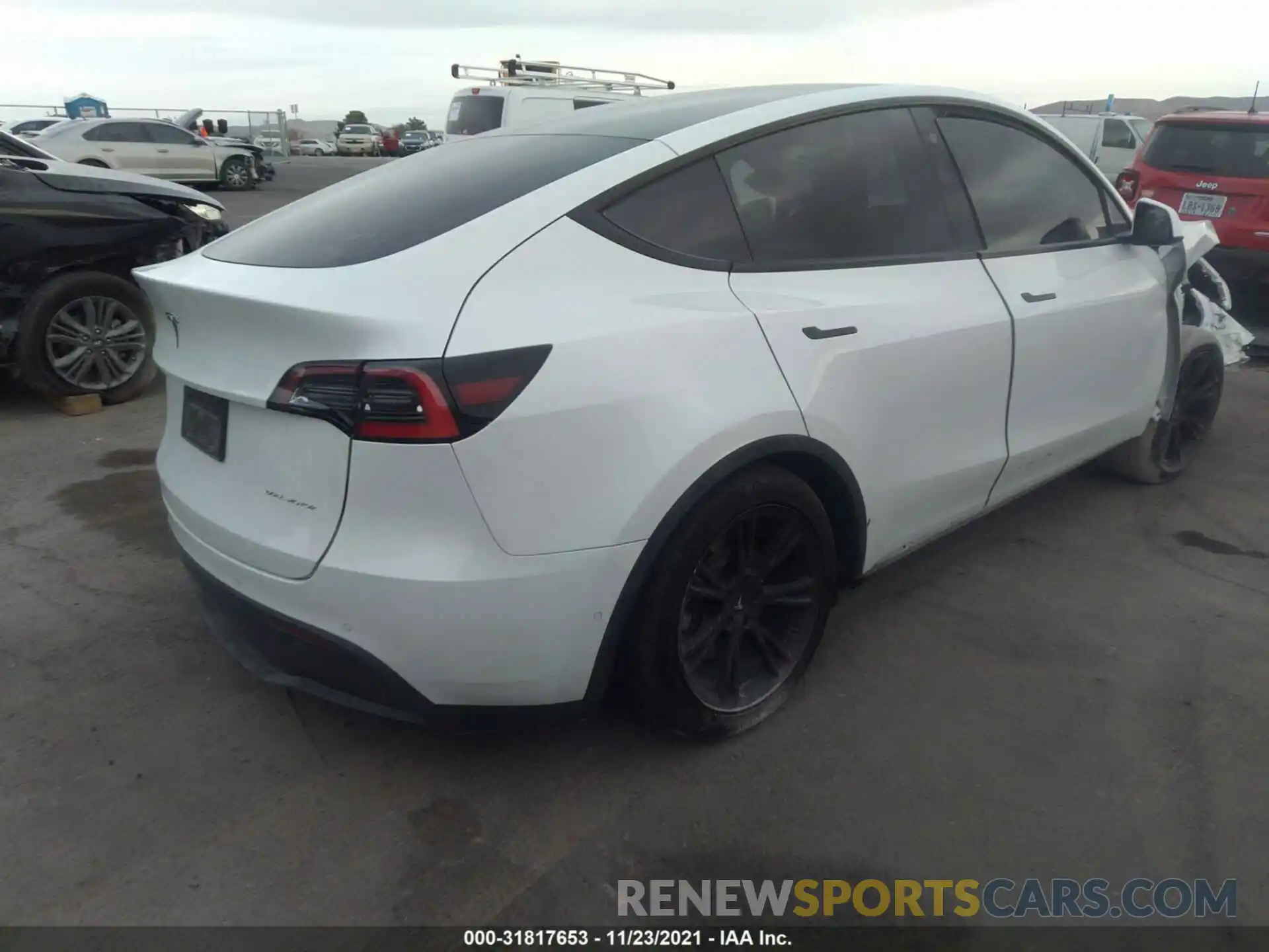 4 Photograph of a damaged car 5YJYGDEE0MF100732 TESLA MODEL Y 2021