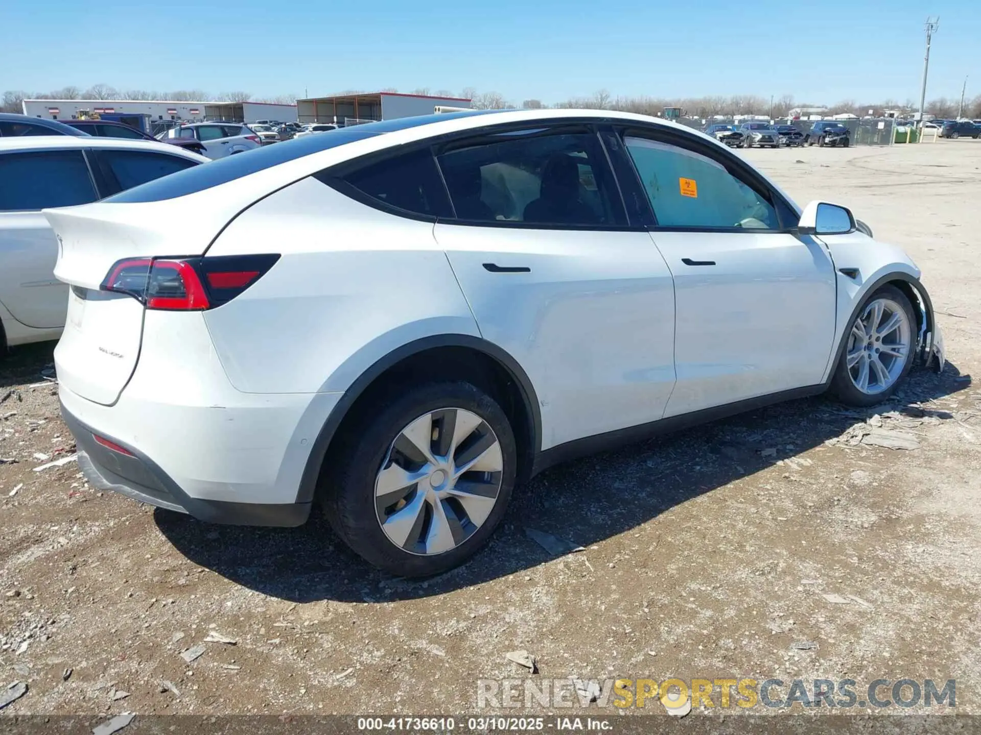 4 Photograph of a damaged car 5YJYGDEE0MF106255 TESLA MODEL Y 2021