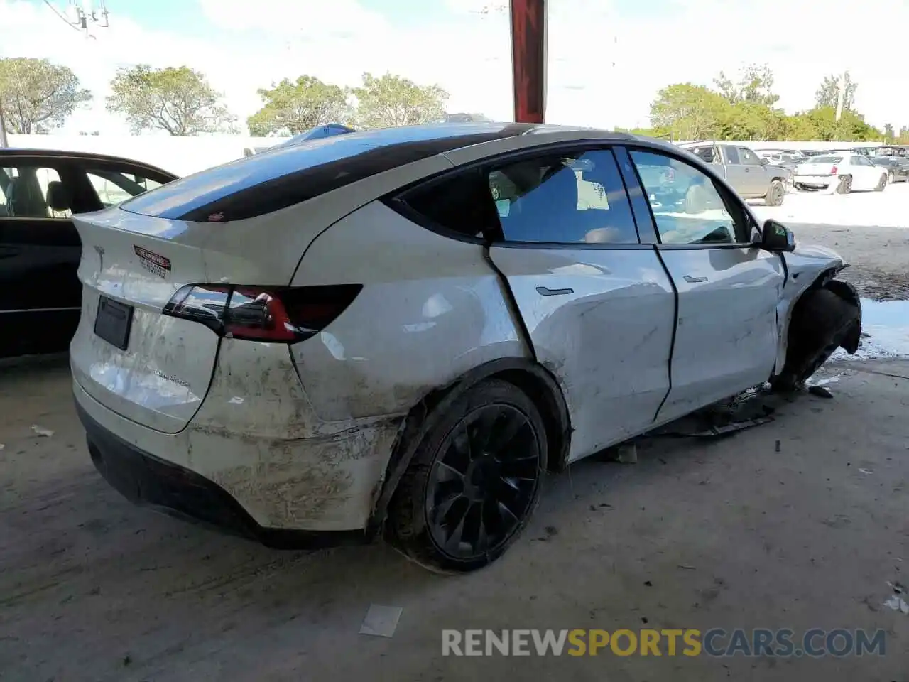 3 Photograph of a damaged car 5YJYGDEE0MF140034 TESLA MODEL Y 2021