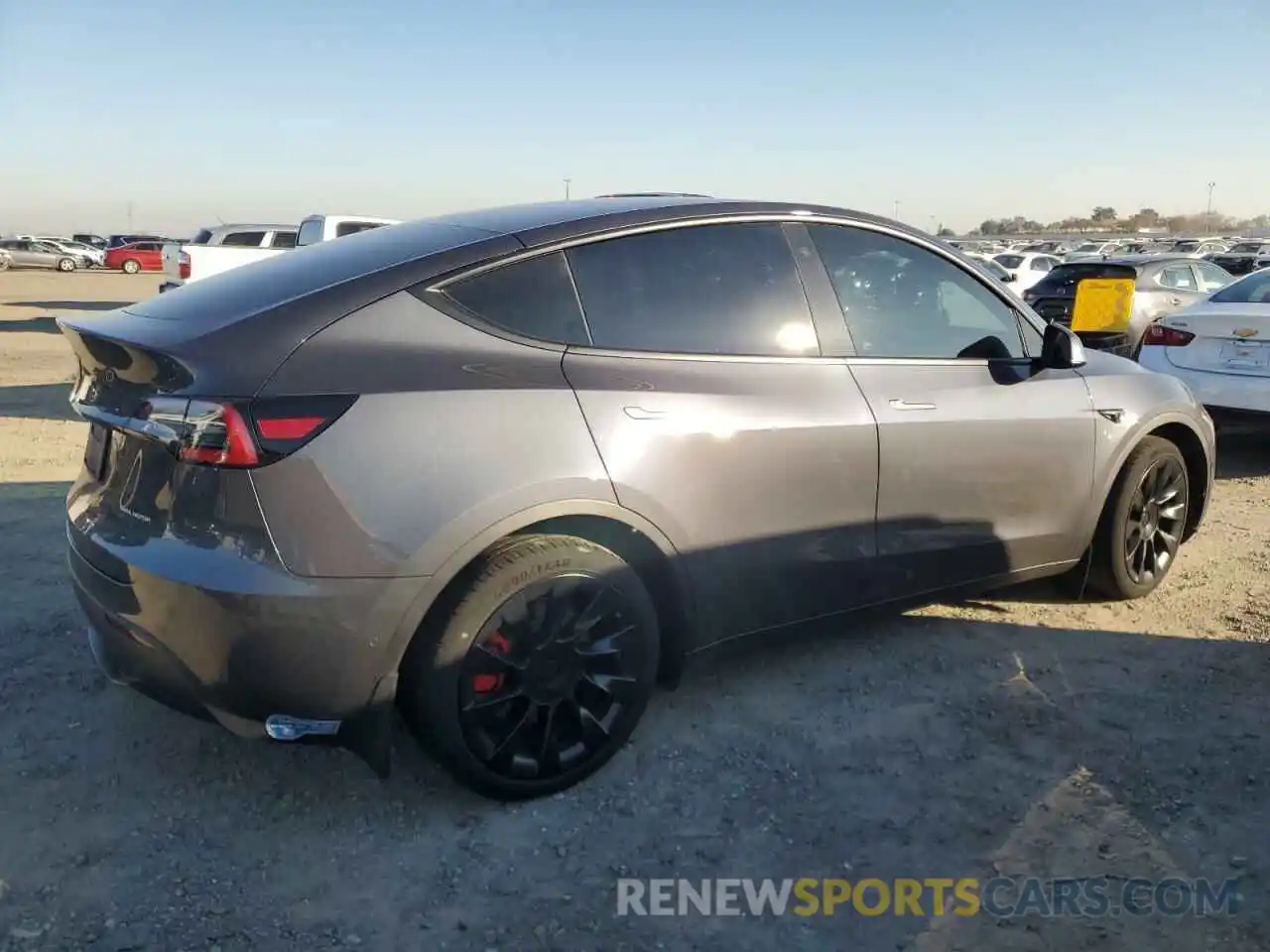 3 Photograph of a damaged car 5YJYGDEE0MF141166 TESLA MODEL Y 2021