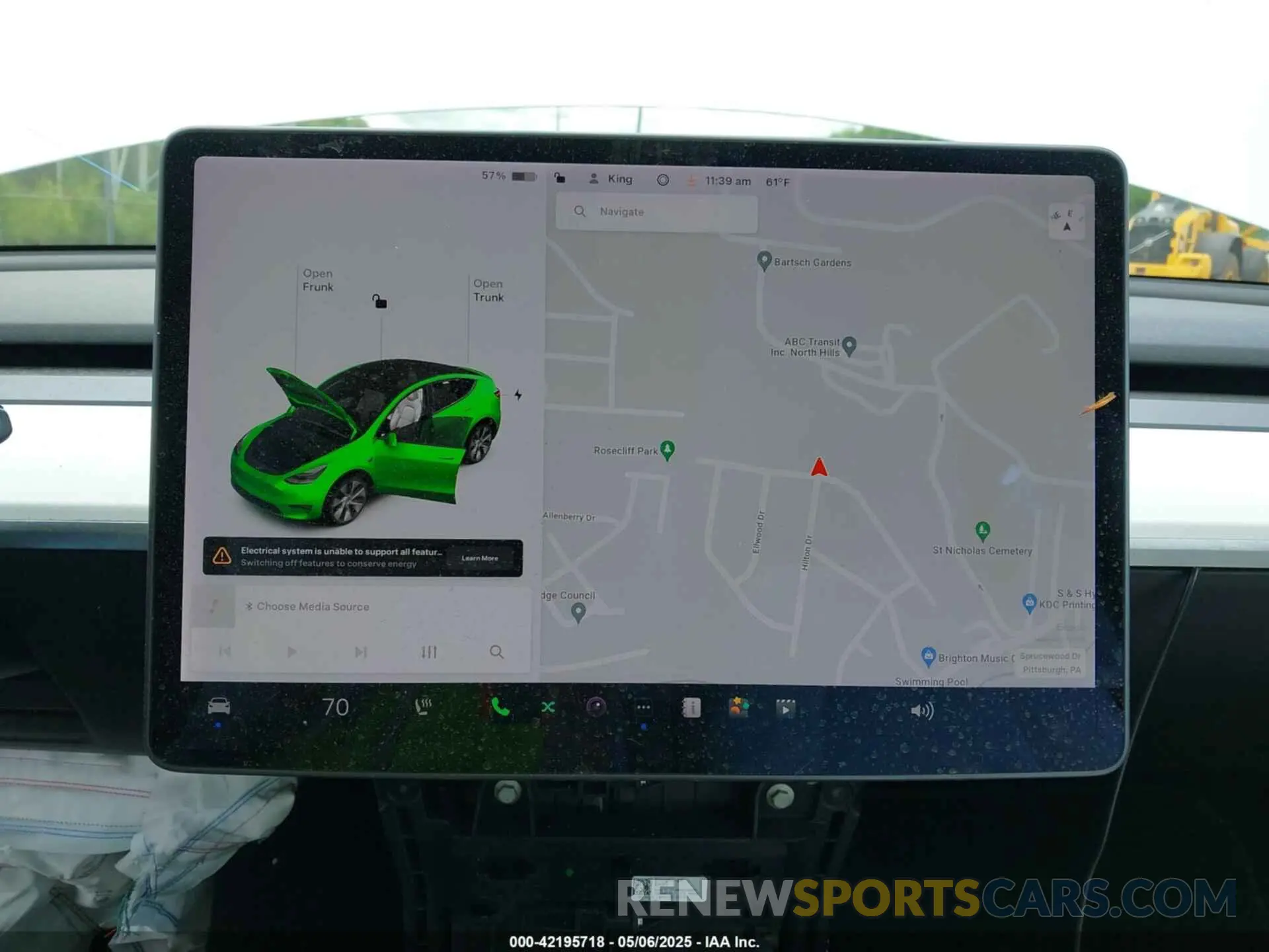 19 Photograph of a damaged car 5YJYGDEE0MF144777 TESLA MODEL Y 2021