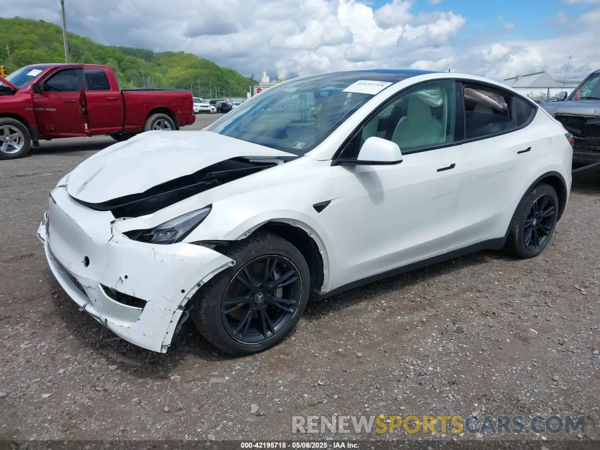 2 Photograph of a damaged car 5YJYGDEE0MF144777 TESLA MODEL Y 2021