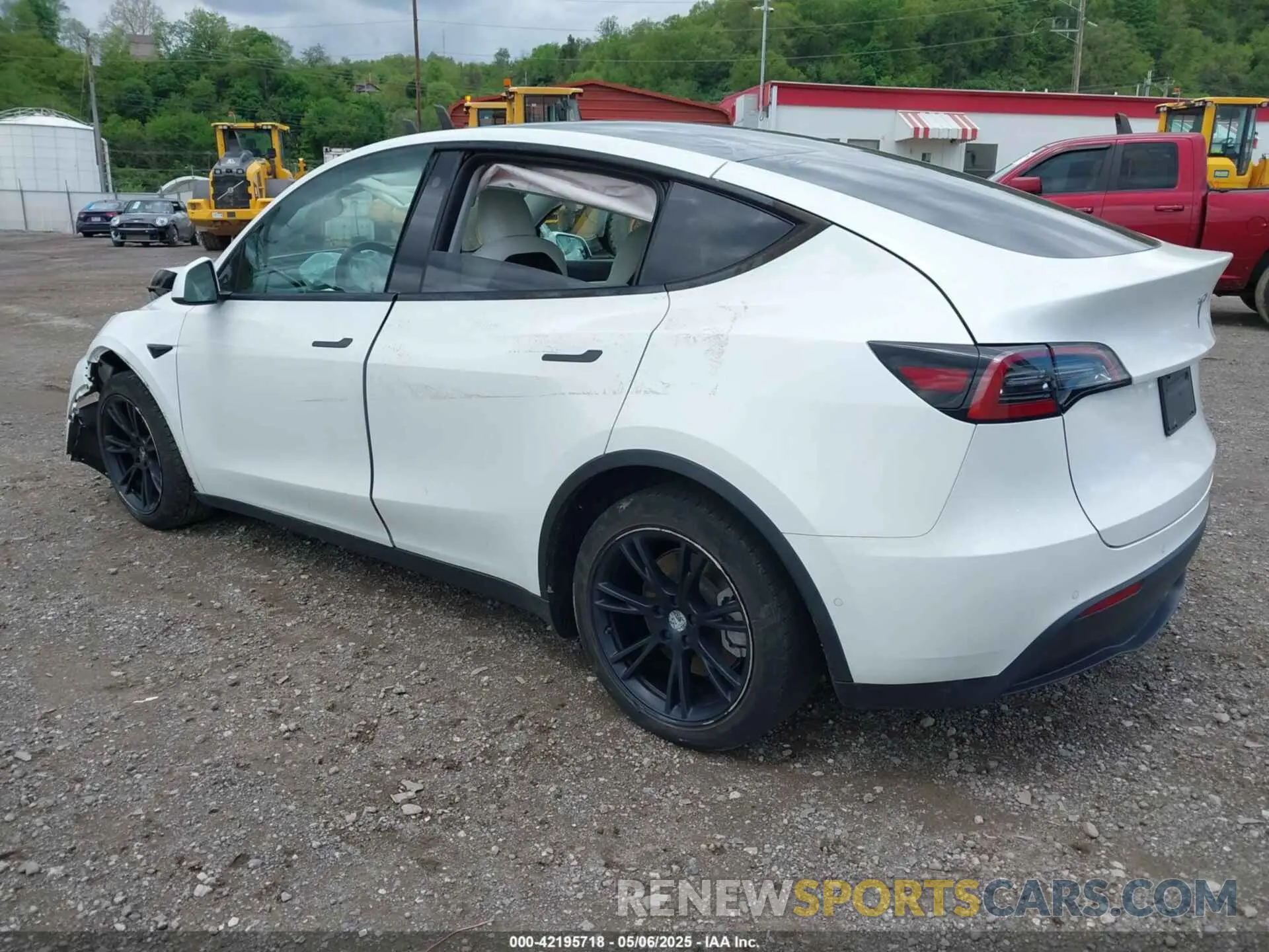 3 Photograph of a damaged car 5YJYGDEE0MF144777 TESLA MODEL Y 2021