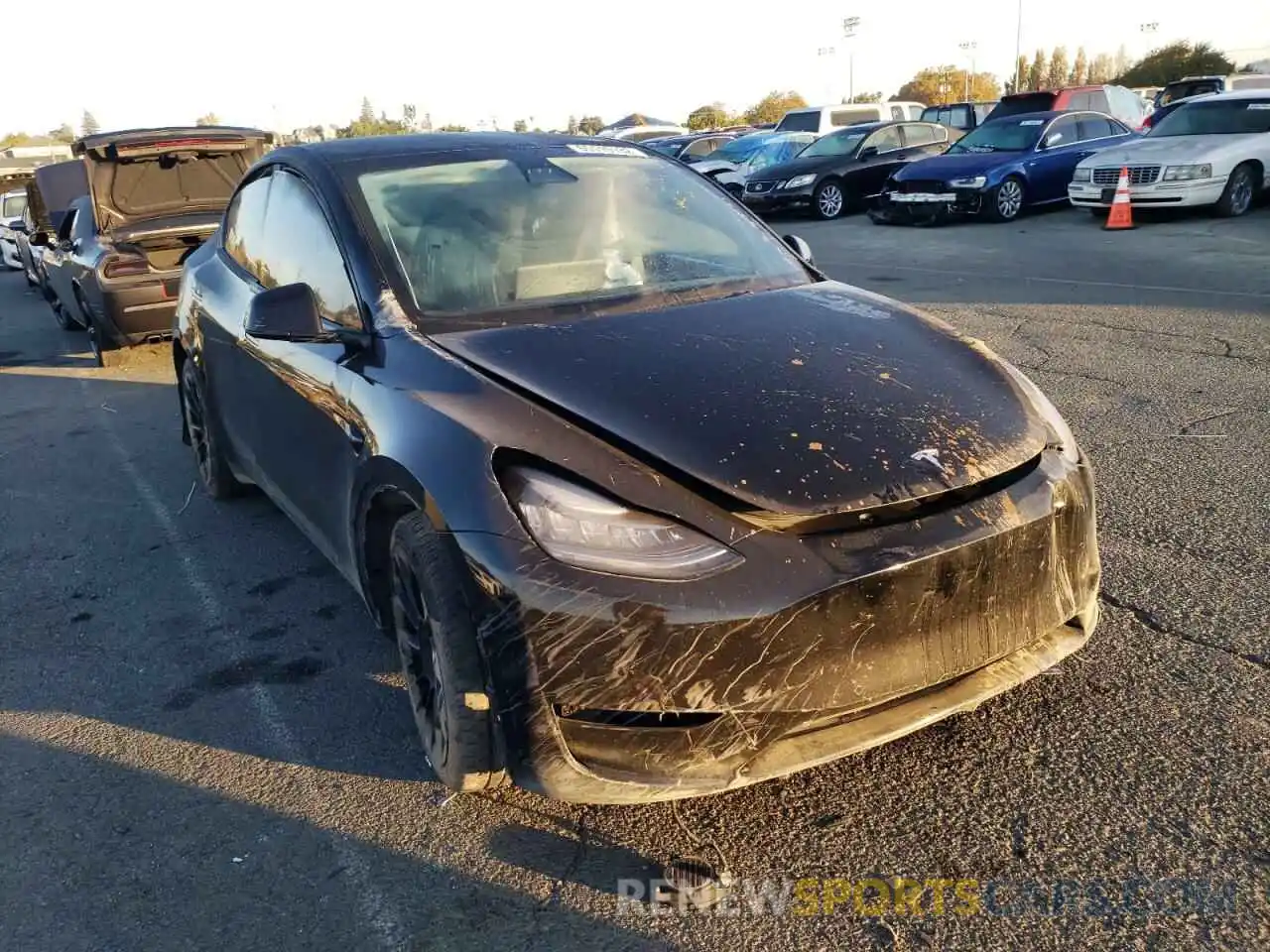 1 Photograph of a damaged car 5YJYGDEE0MF150367 TESLA MODEL Y 2021