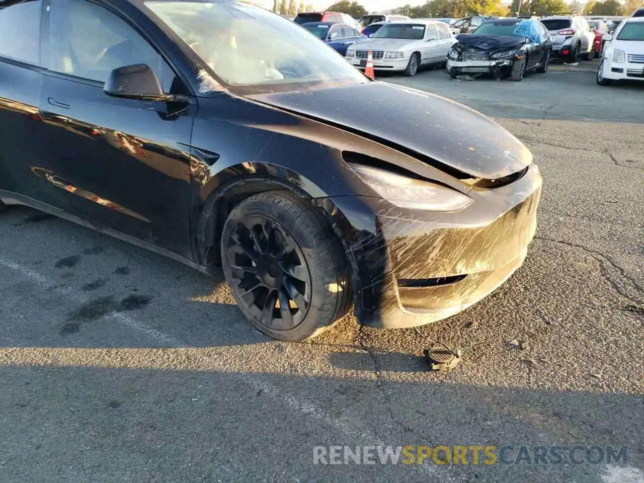 9 Photograph of a damaged car 5YJYGDEE0MF150367 TESLA MODEL Y 2021