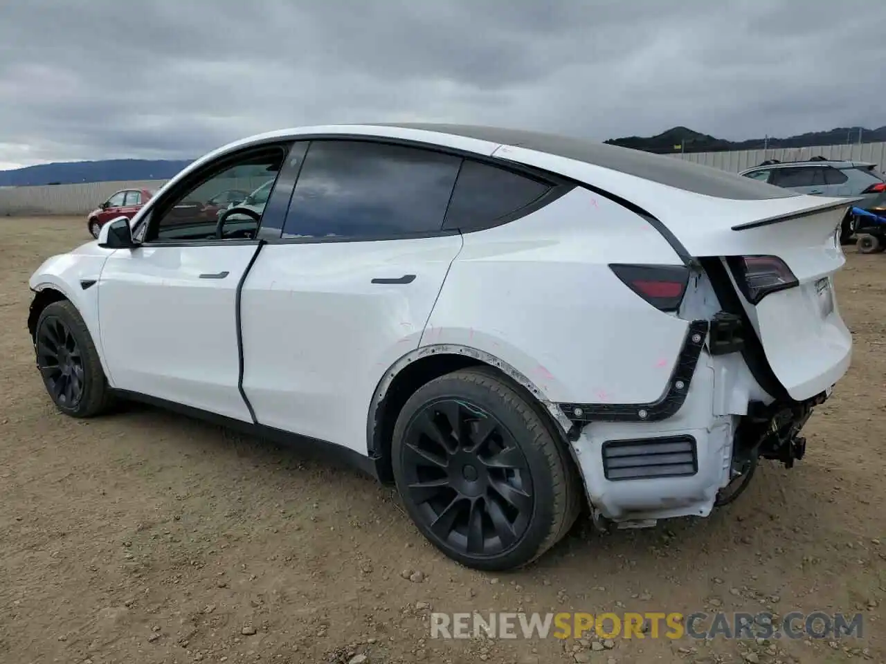 2 Photograph of a damaged car 5YJYGDEE0MF162101 TESLA MODEL Y 2021