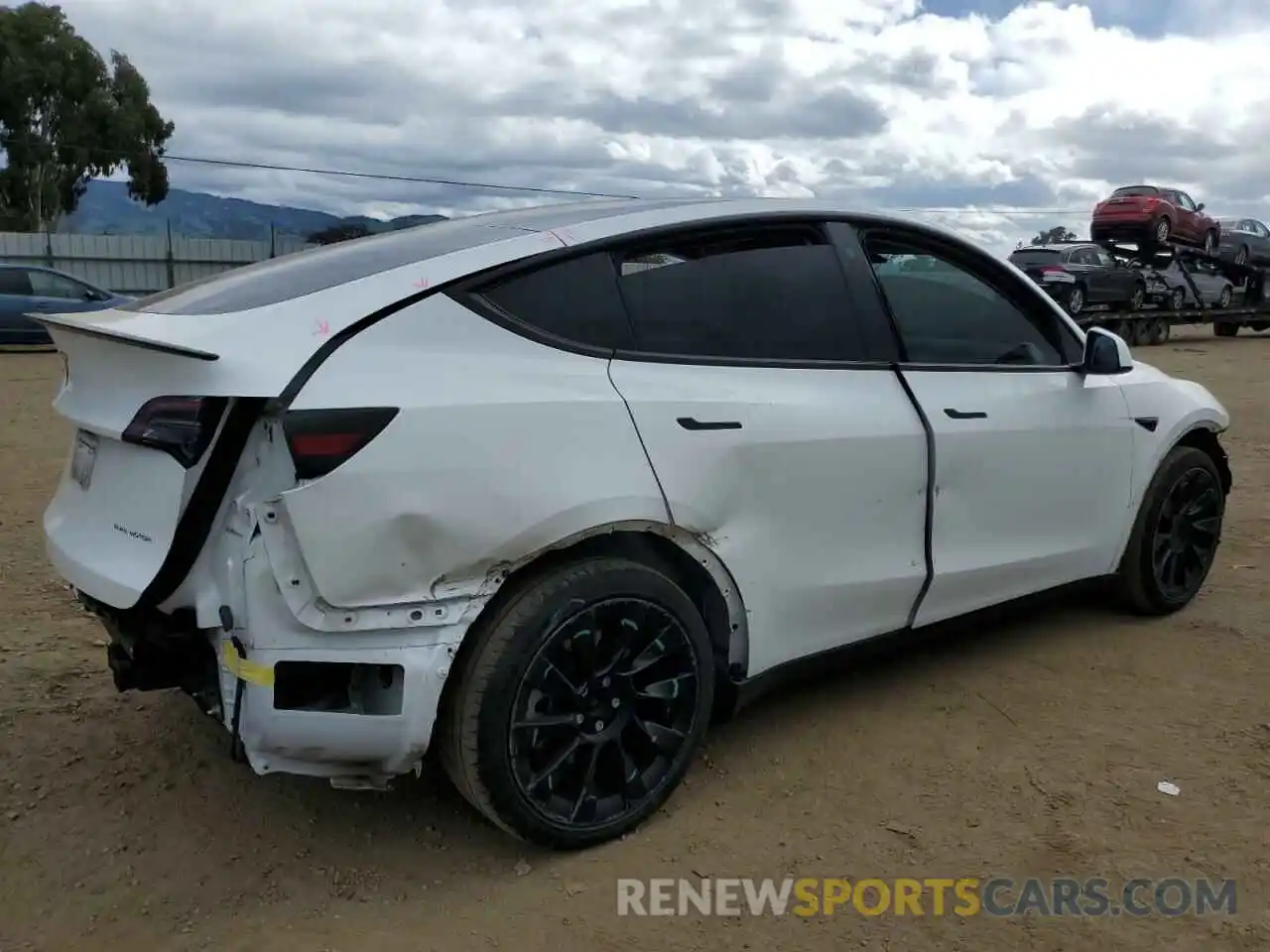 3 Photograph of a damaged car 5YJYGDEE0MF162101 TESLA MODEL Y 2021