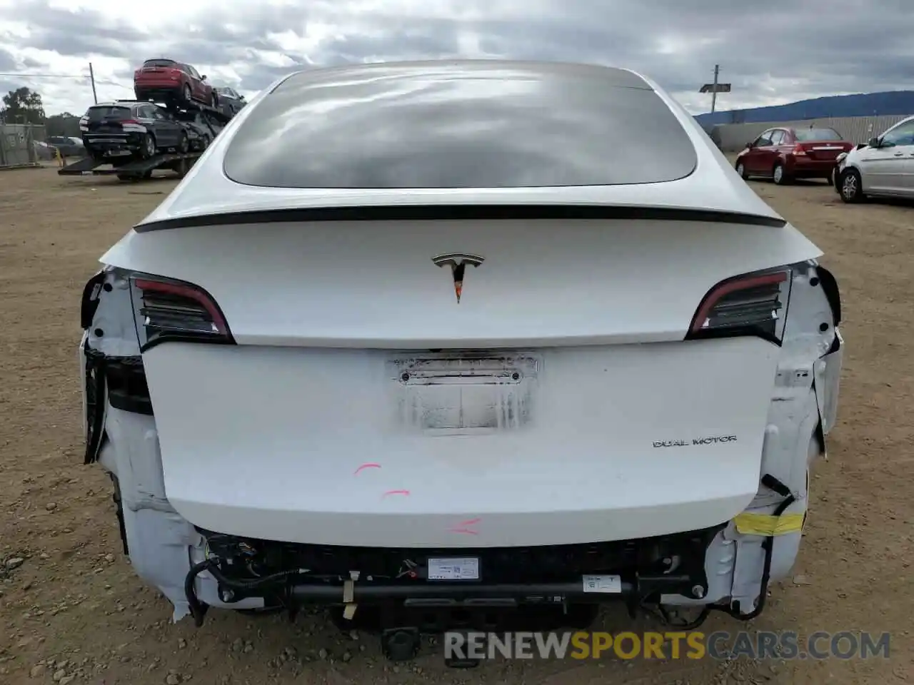 6 Photograph of a damaged car 5YJYGDEE0MF162101 TESLA MODEL Y 2021