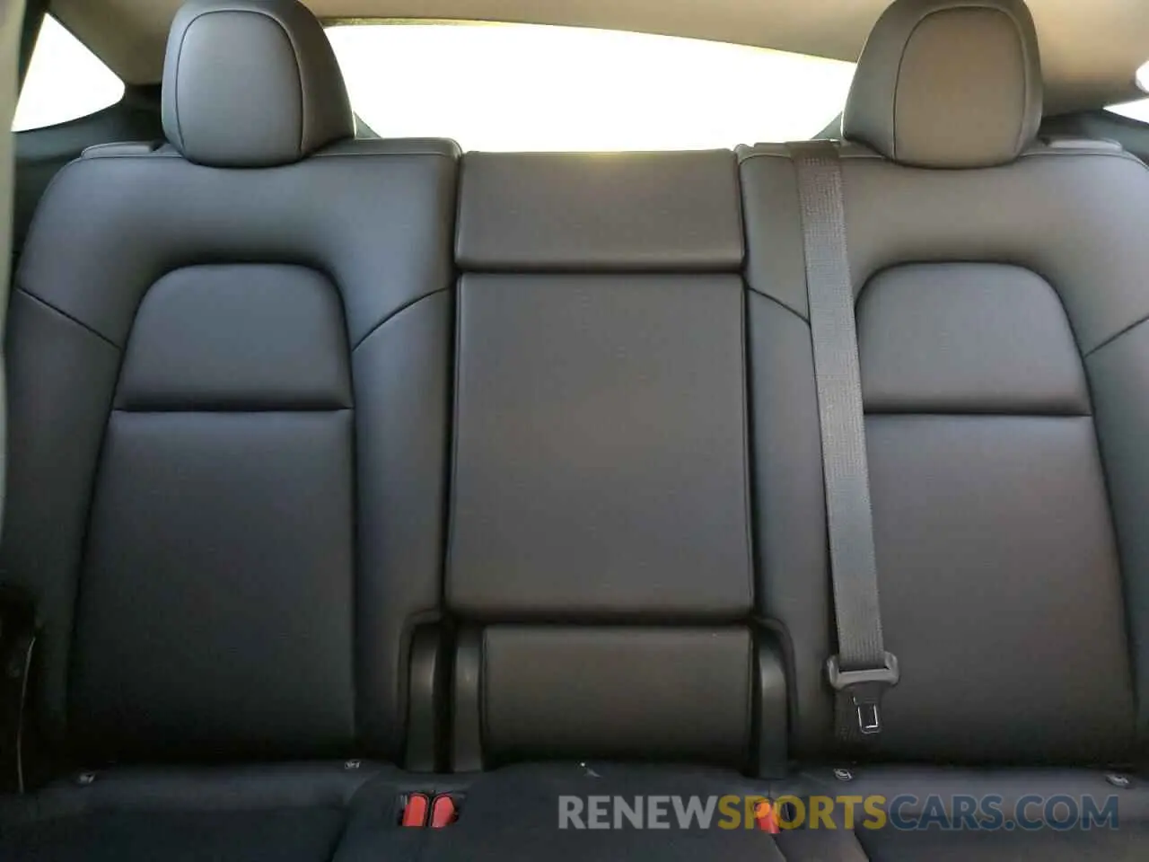10 Photograph of a damaged car 5YJYGDEE0MF172725 TESLA MODEL Y 2021