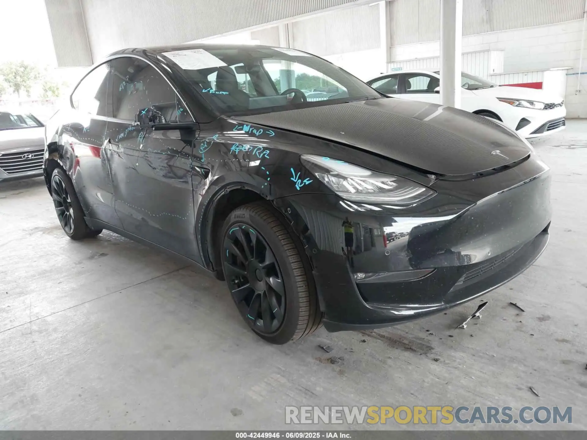 1 Photograph of a damaged car 5YJYGDEE0MF173101 TESLA MODEL Y 2021