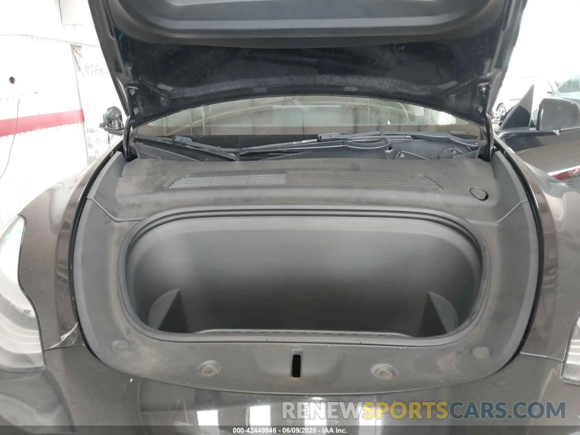 10 Photograph of a damaged car 5YJYGDEE0MF173101 TESLA MODEL Y 2021