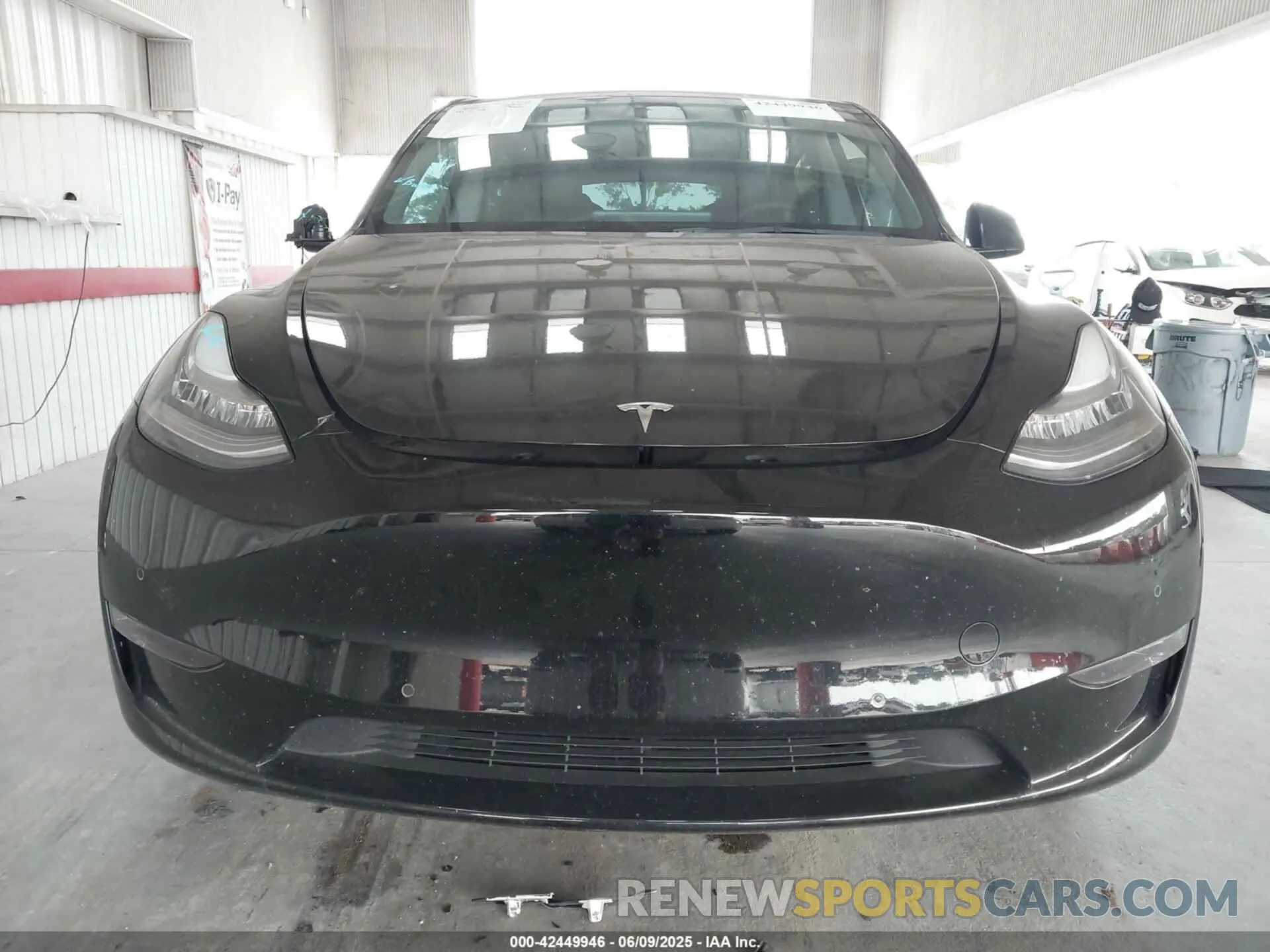 11 Photograph of a damaged car 5YJYGDEE0MF173101 TESLA MODEL Y 2021