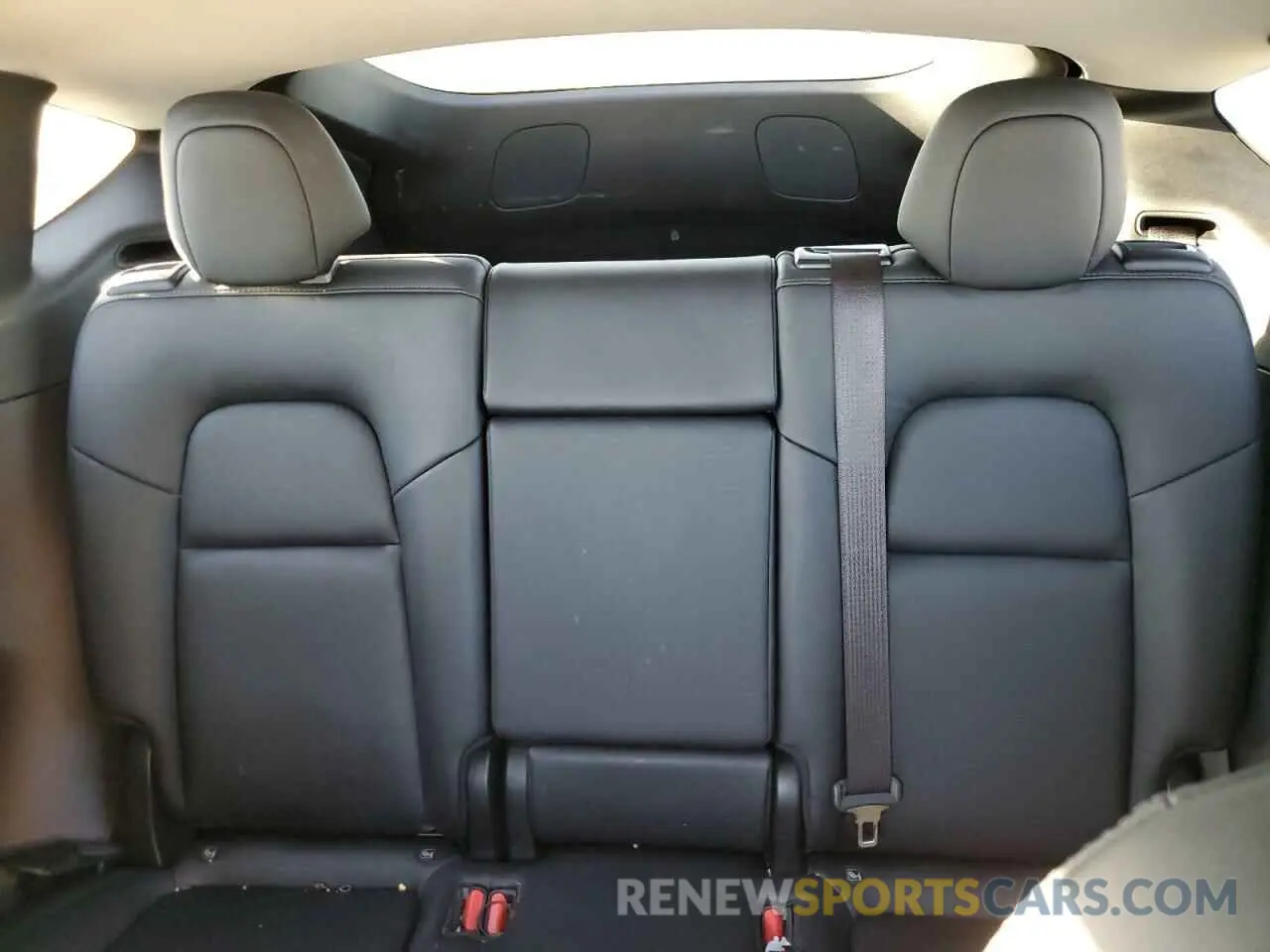 10 Photograph of a damaged car 5YJYGDEE0MF174328 TESLA MODEL Y 2021