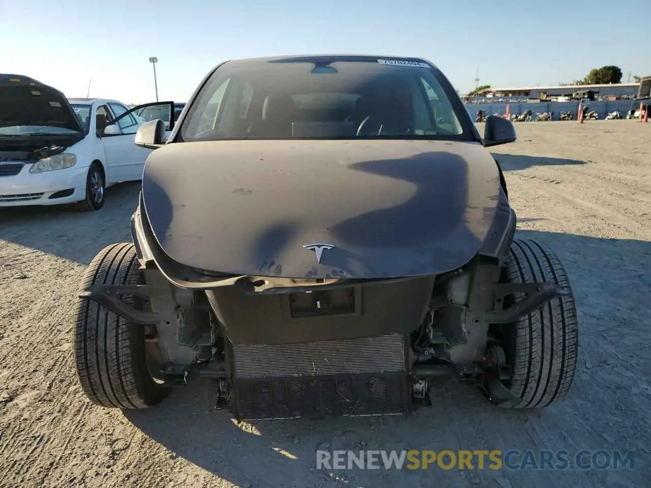 5 Photograph of a damaged car 5YJYGDEE0MF174328 TESLA MODEL Y 2021