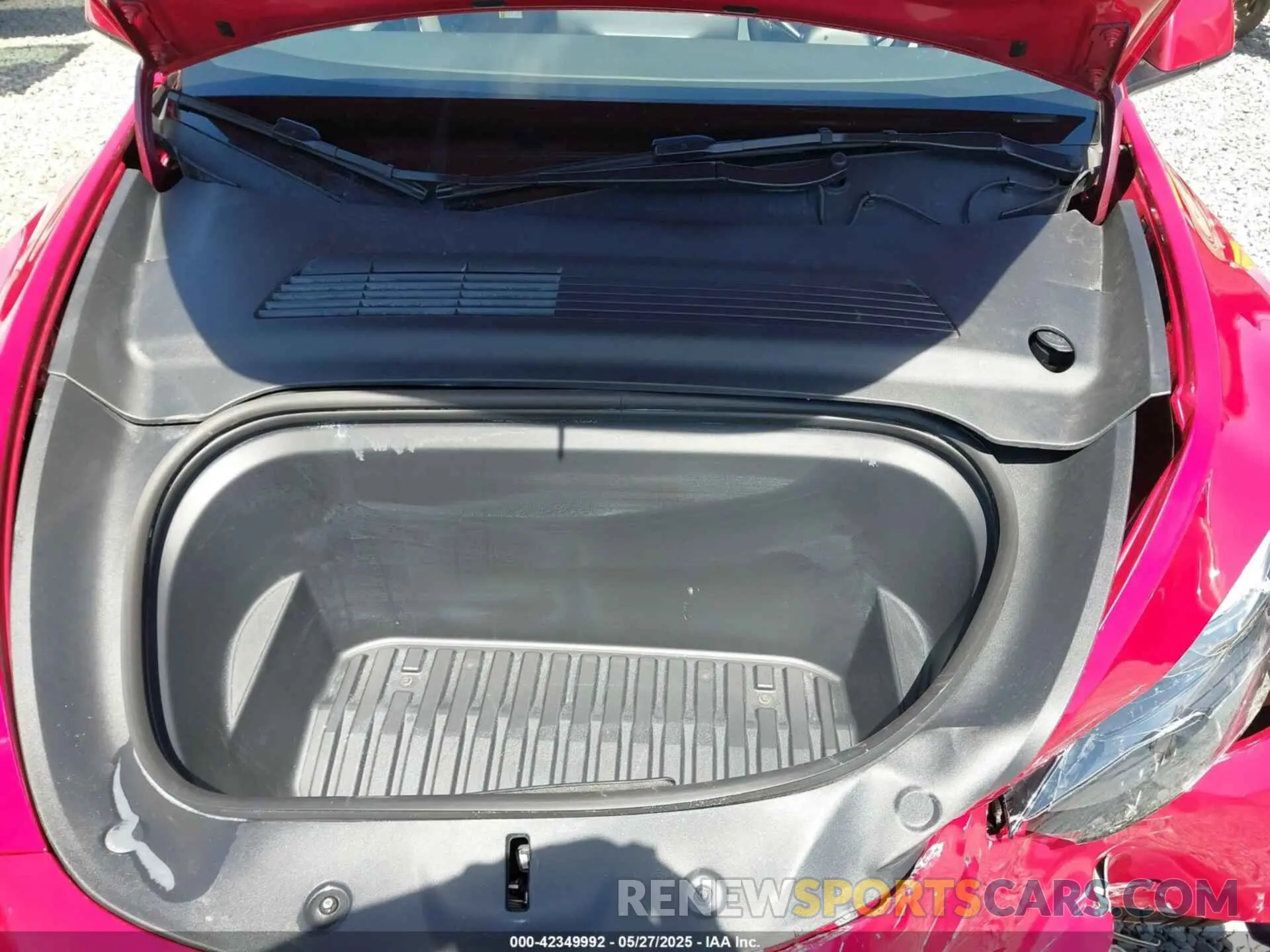 10 Photograph of a damaged car 5YJYGDEE0MF195552 TESLA MODEL Y 2021
