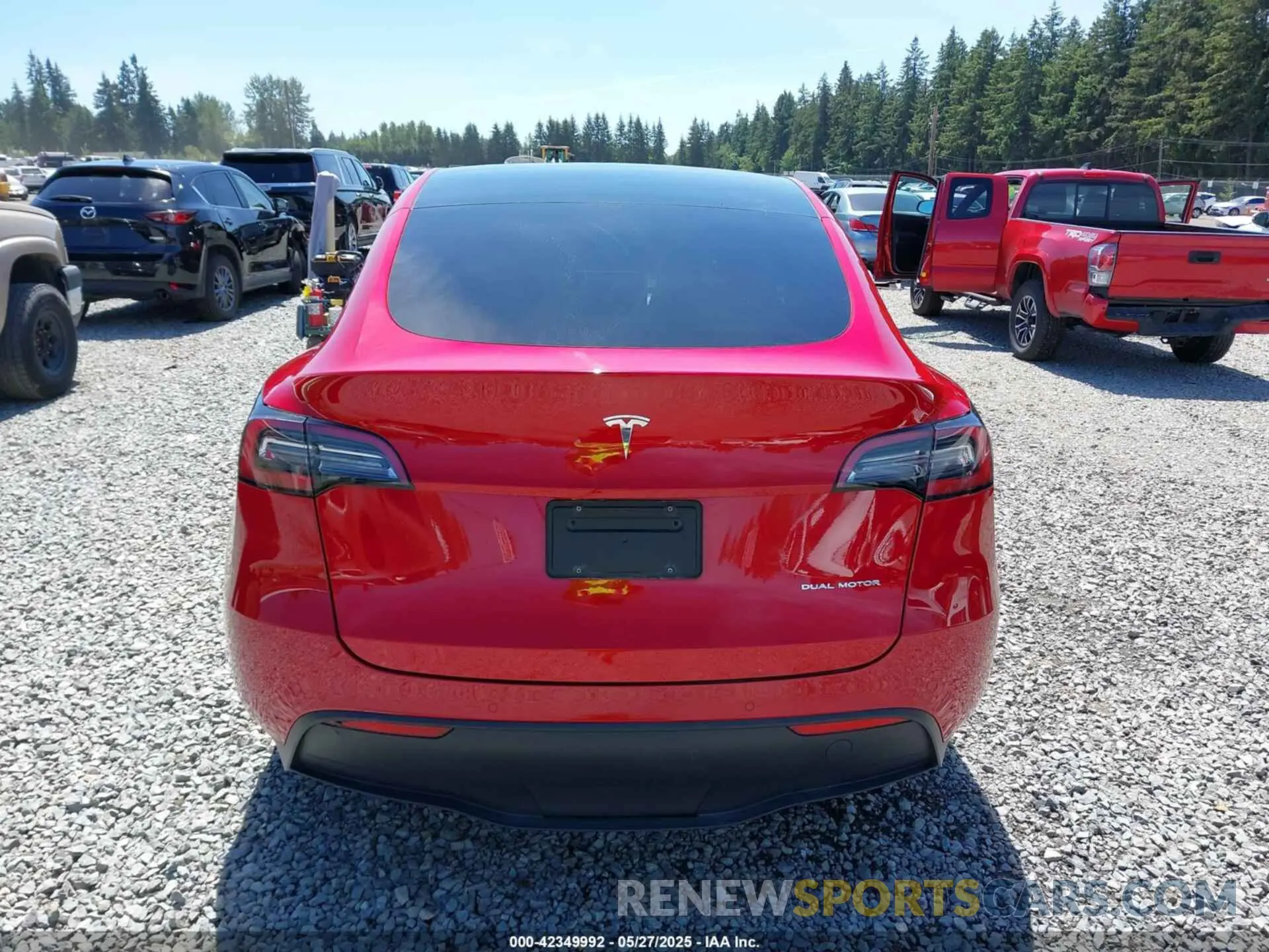 17 Photograph of a damaged car 5YJYGDEE0MF195552 TESLA MODEL Y 2021